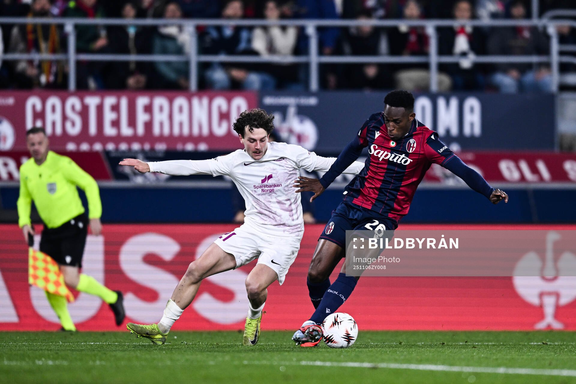 Denzel De Roeve of Brann and Jhon Lucumi of Bologna