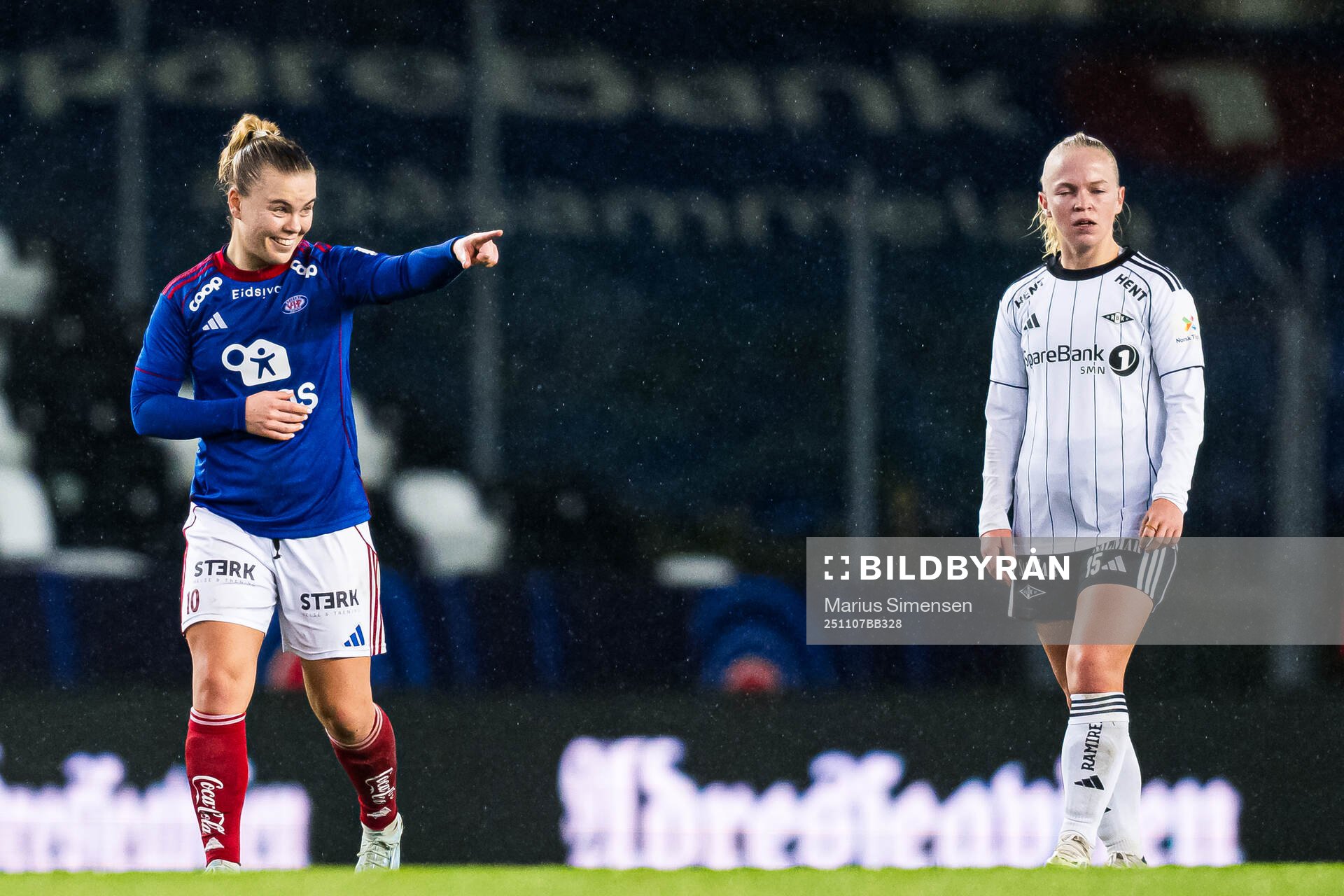 Olaug Tvedten of Vålerenga celebrates
