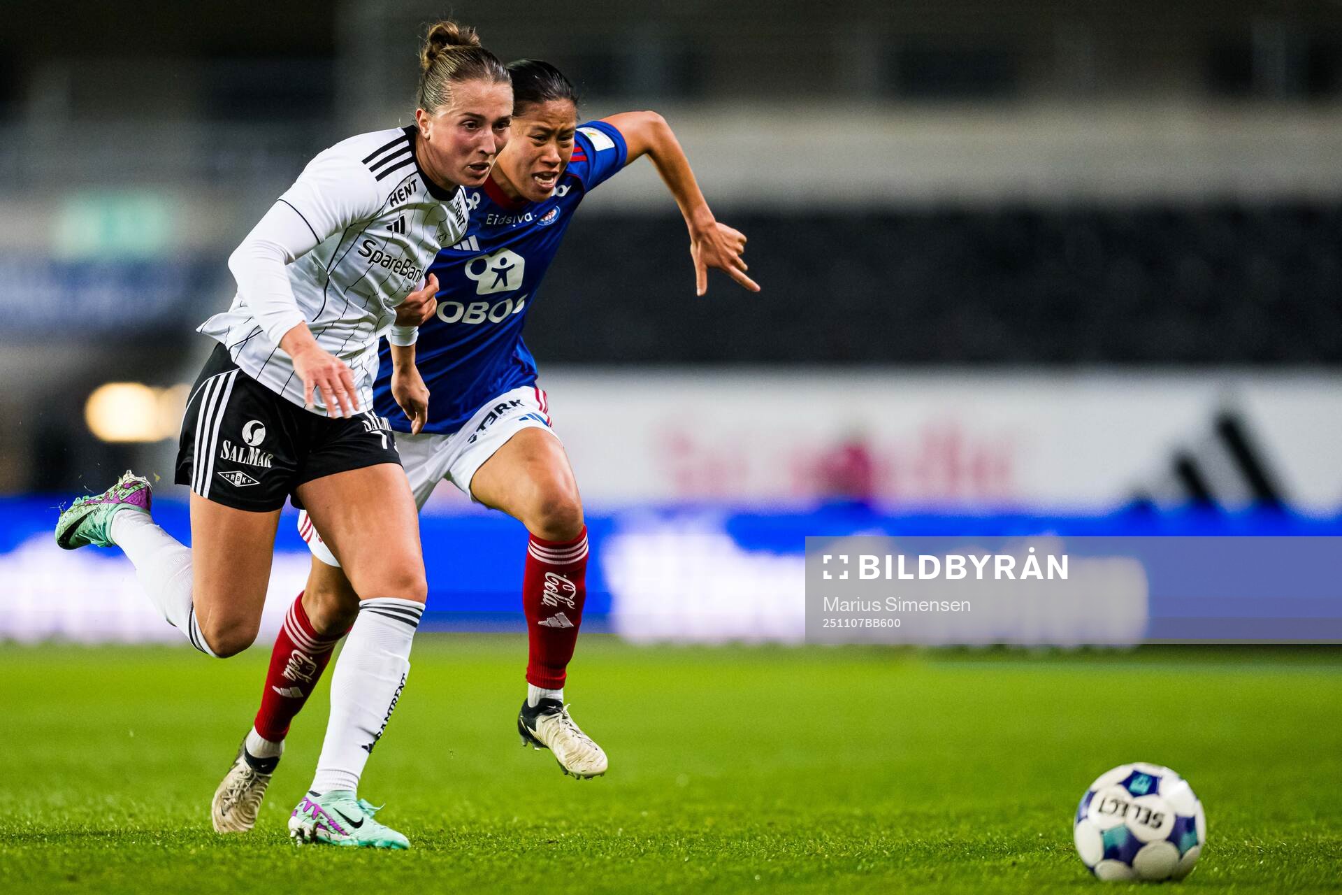 Matilde Rogde of Rosenborg and Ylinn Tennebø of Vålerenga