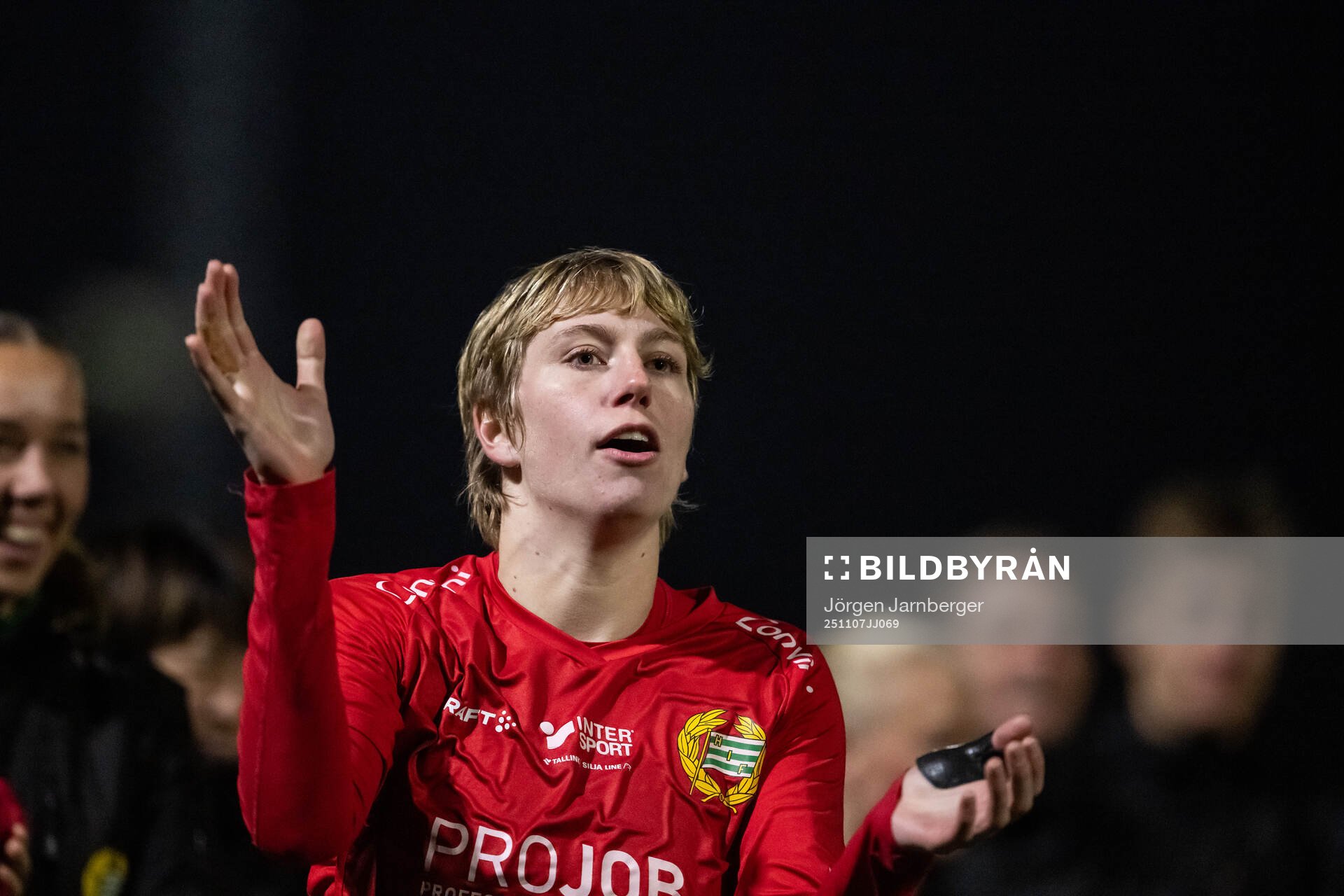 Hammarbys målvakt Moa Edrud jublar