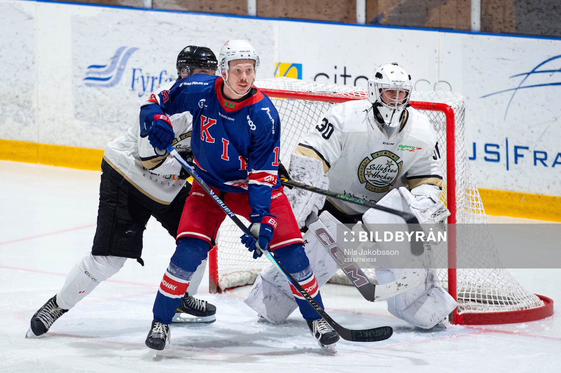 Kovlands Anton Backlund och Sollefteås målvakt Sebastian
