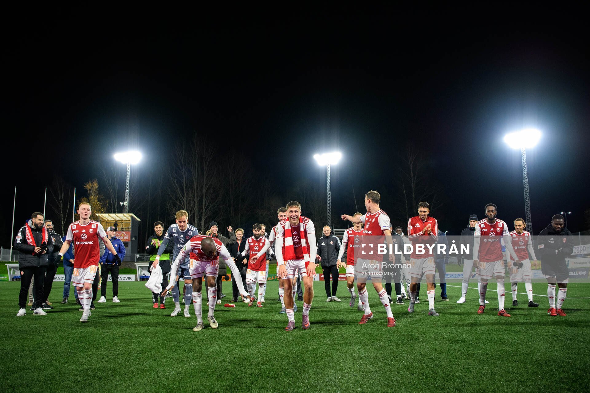 Sandvikens IFs spelare jublar