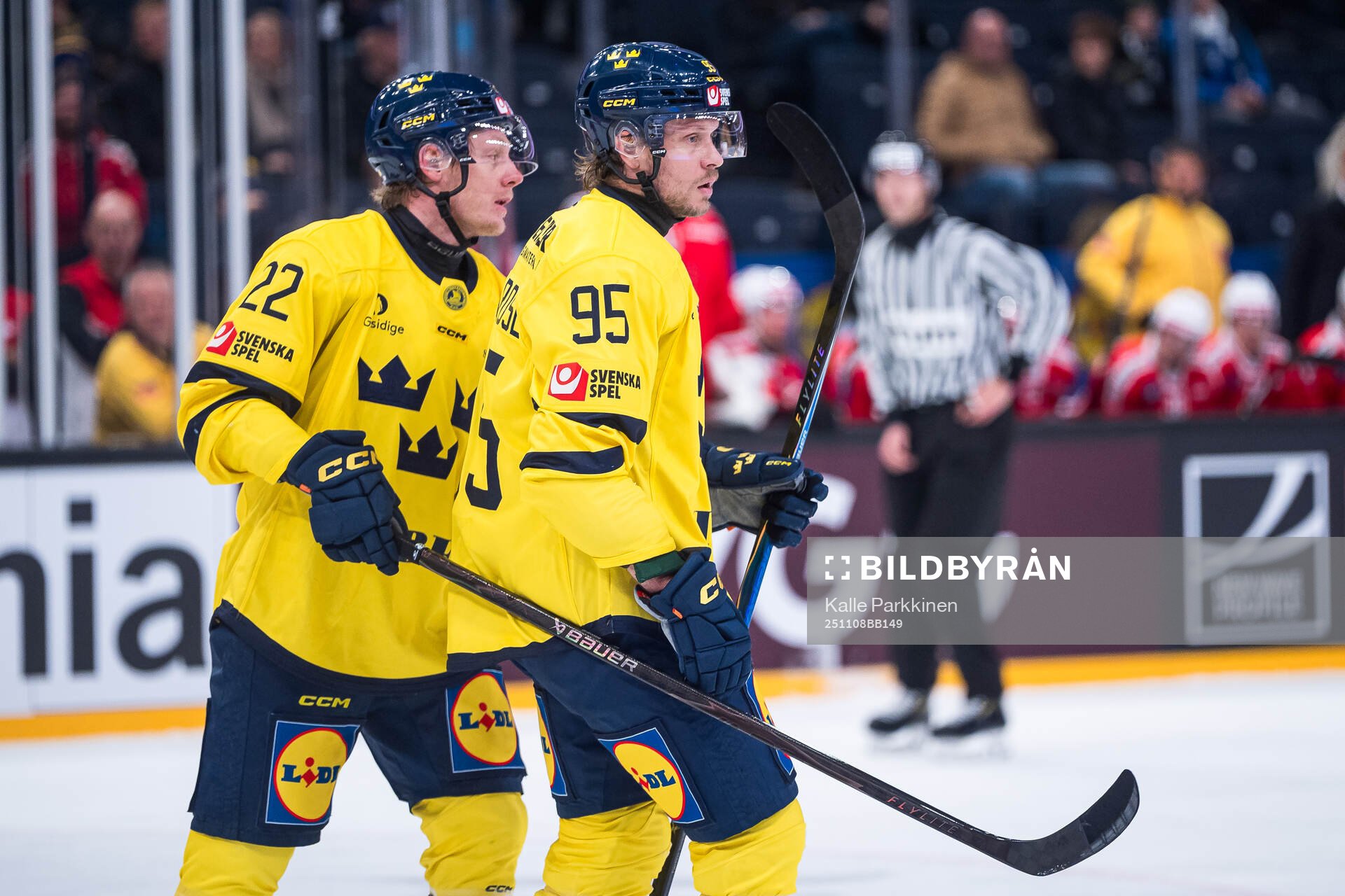 Fredrik Olofsson and Jacob De La Rose celebrate