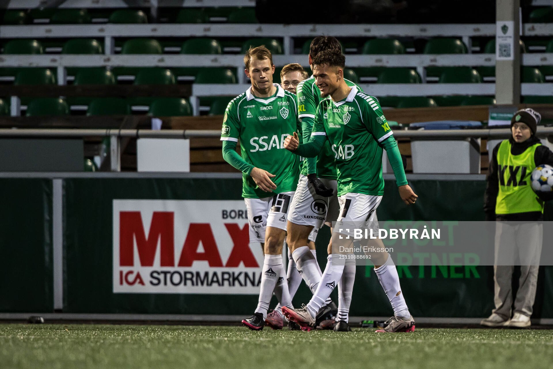 Brages Noah Åstrand John jublar