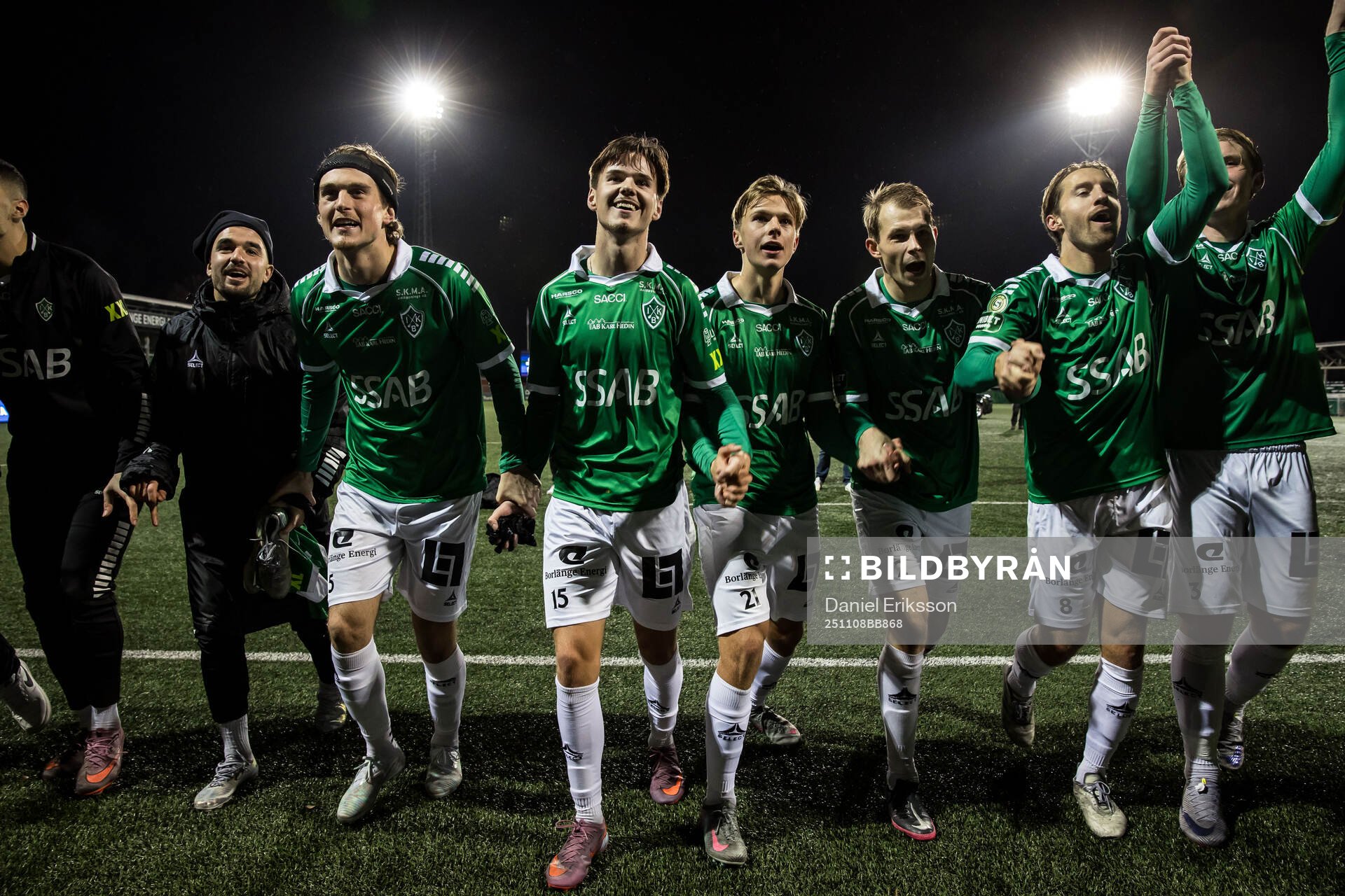 Brages spelare jublar