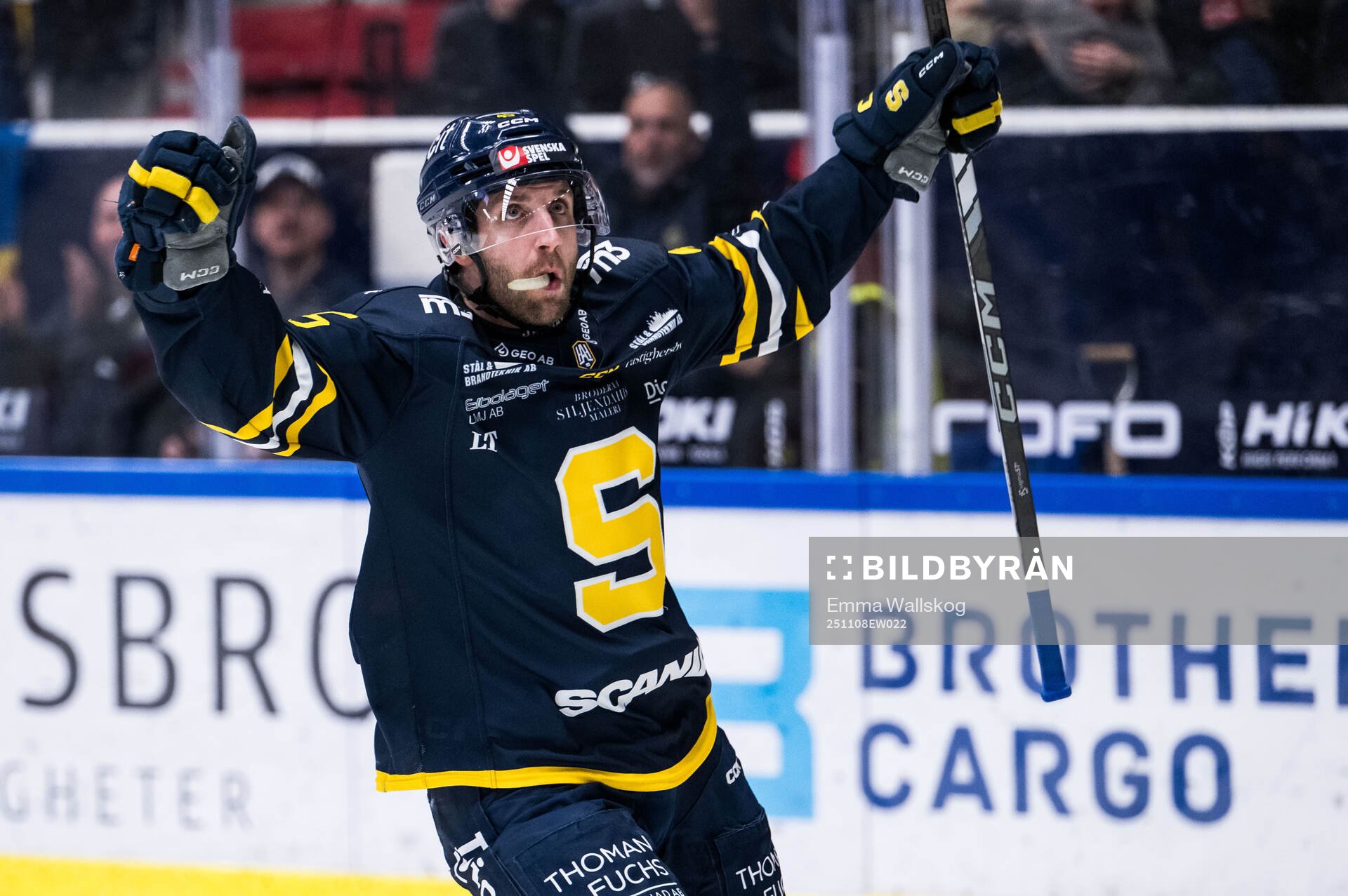 Södertäljes Sebastian Dyk jublar