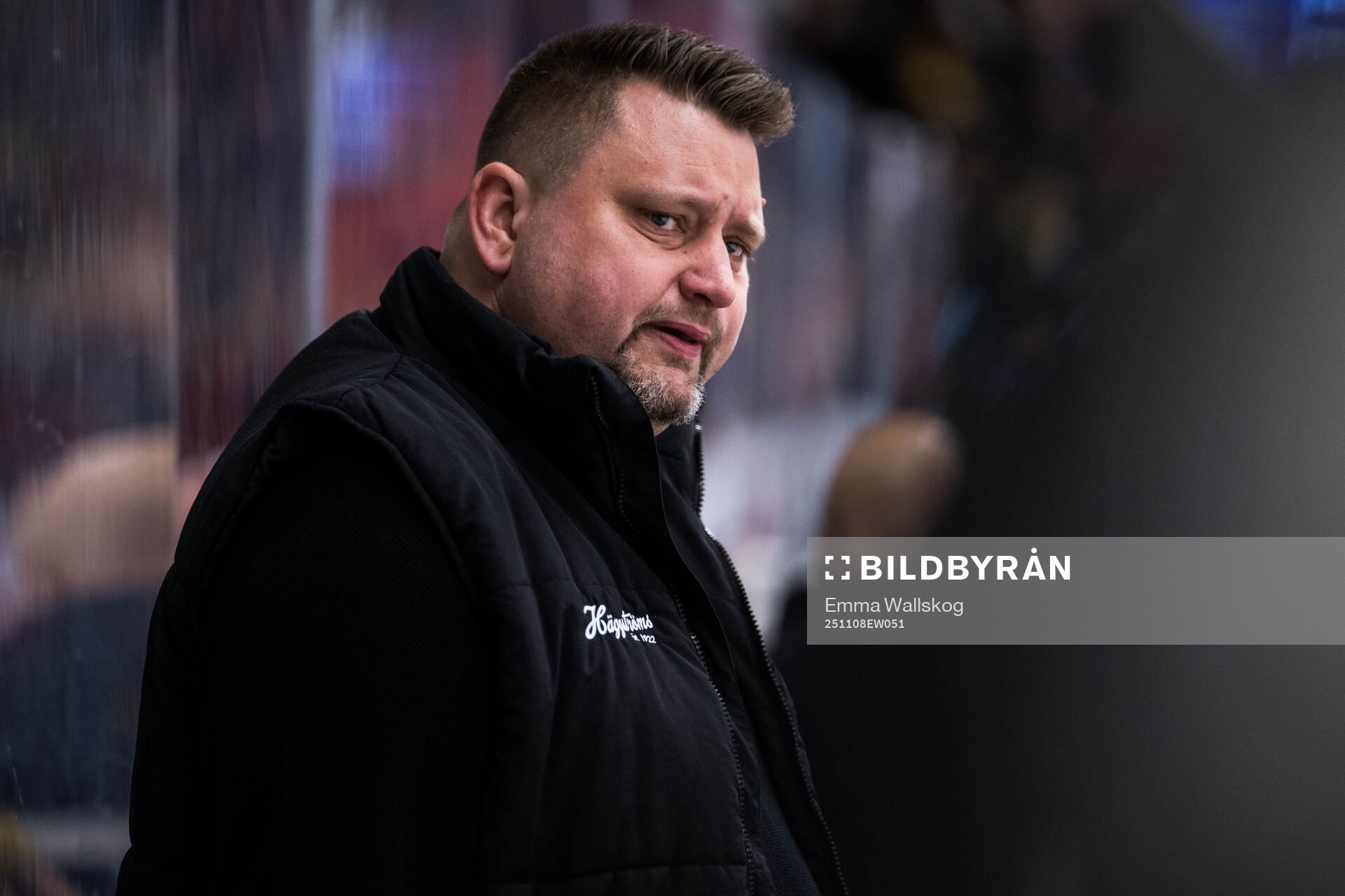 Modos tränare Mattias Karlin