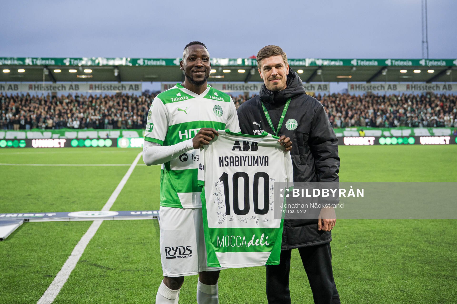 Västerås Frederic Nsabiyumva hyllas för 100 spelade