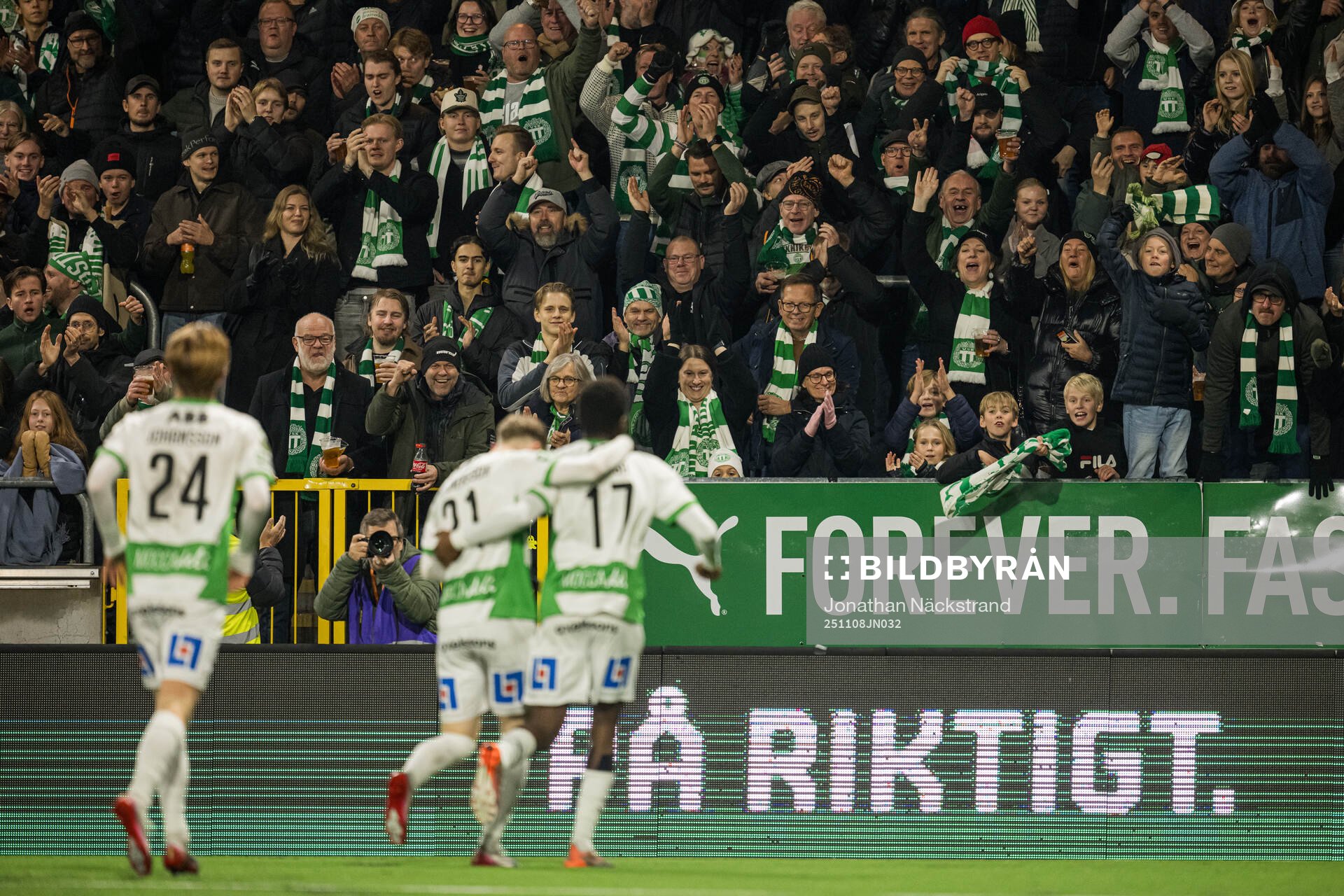 Västerås Sountonoma Axel Taonsa jublar