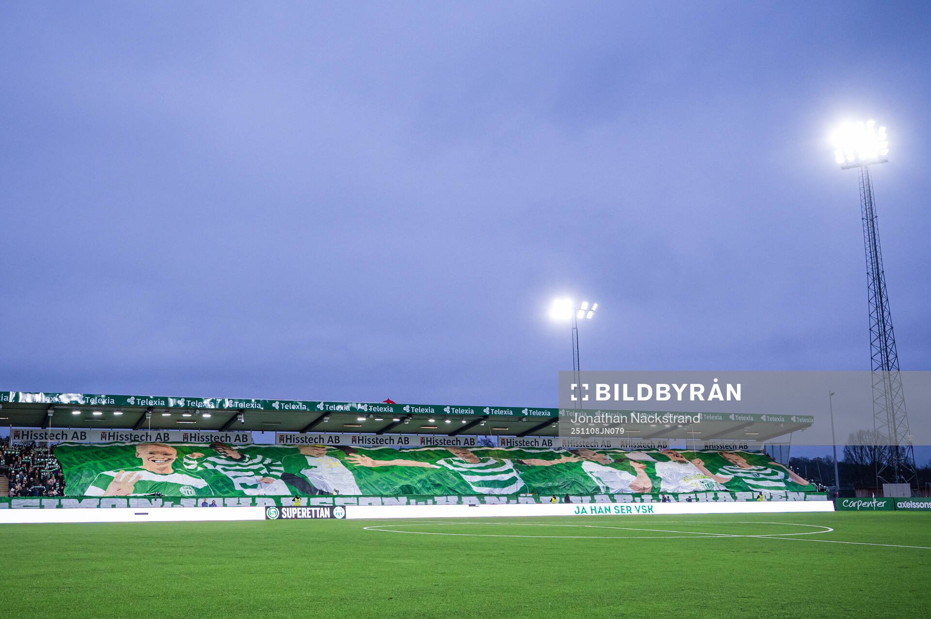 Västerås Simon Johansson hyllas av supportrar