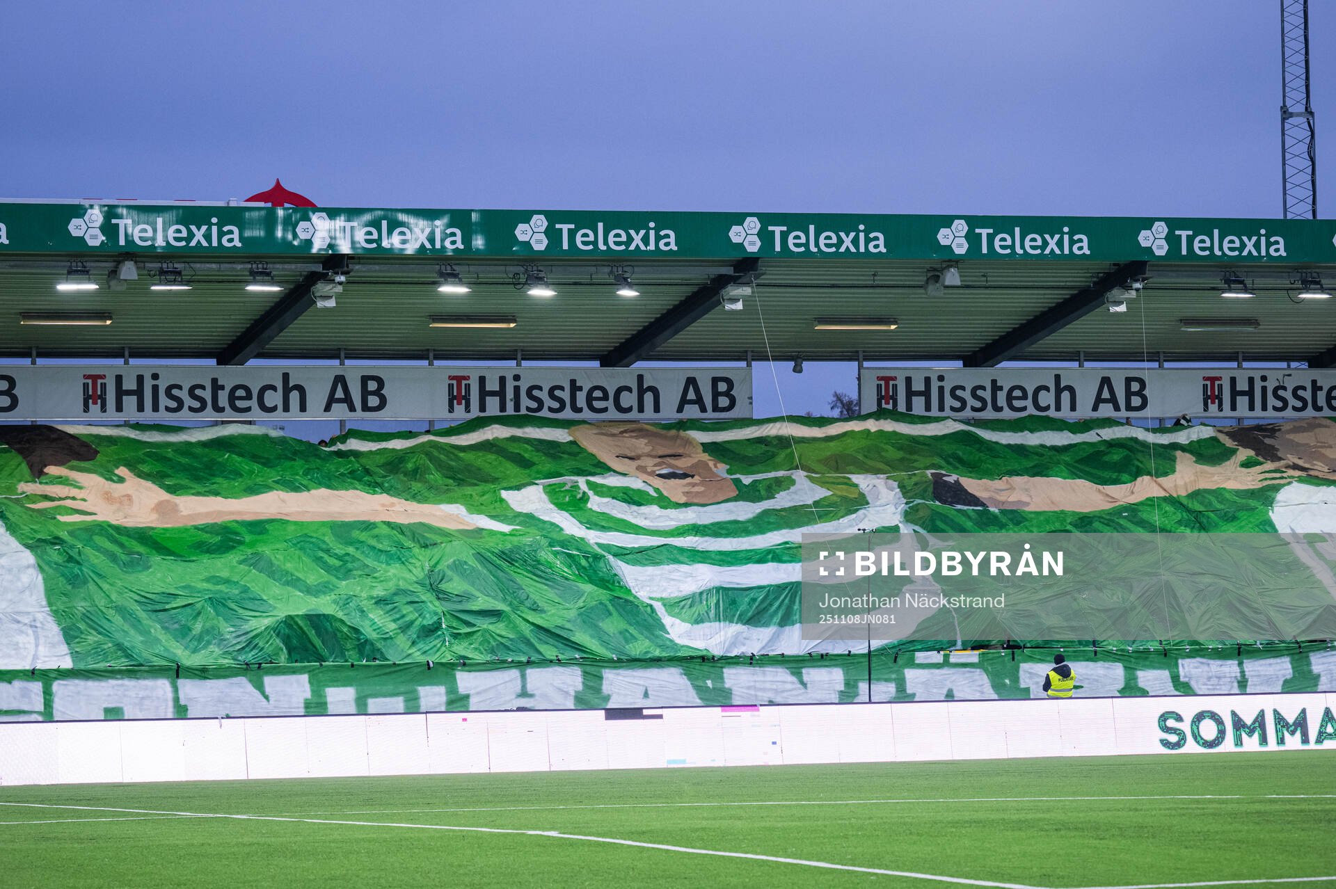 Västerås Simon Johansson hyllas av supportrar