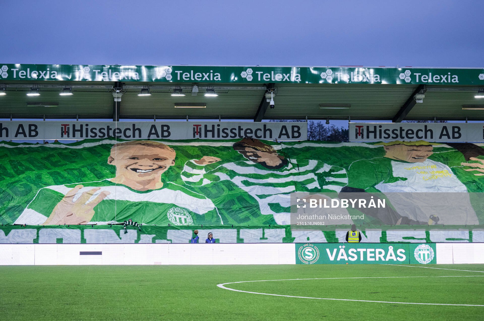 Västerås Simon Johansson hyllas av supportrar