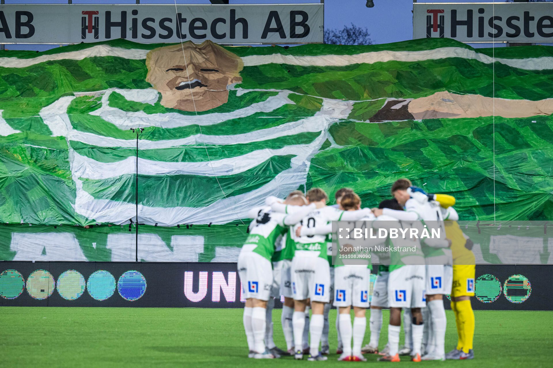 Västerås Simon Johansson hyllas