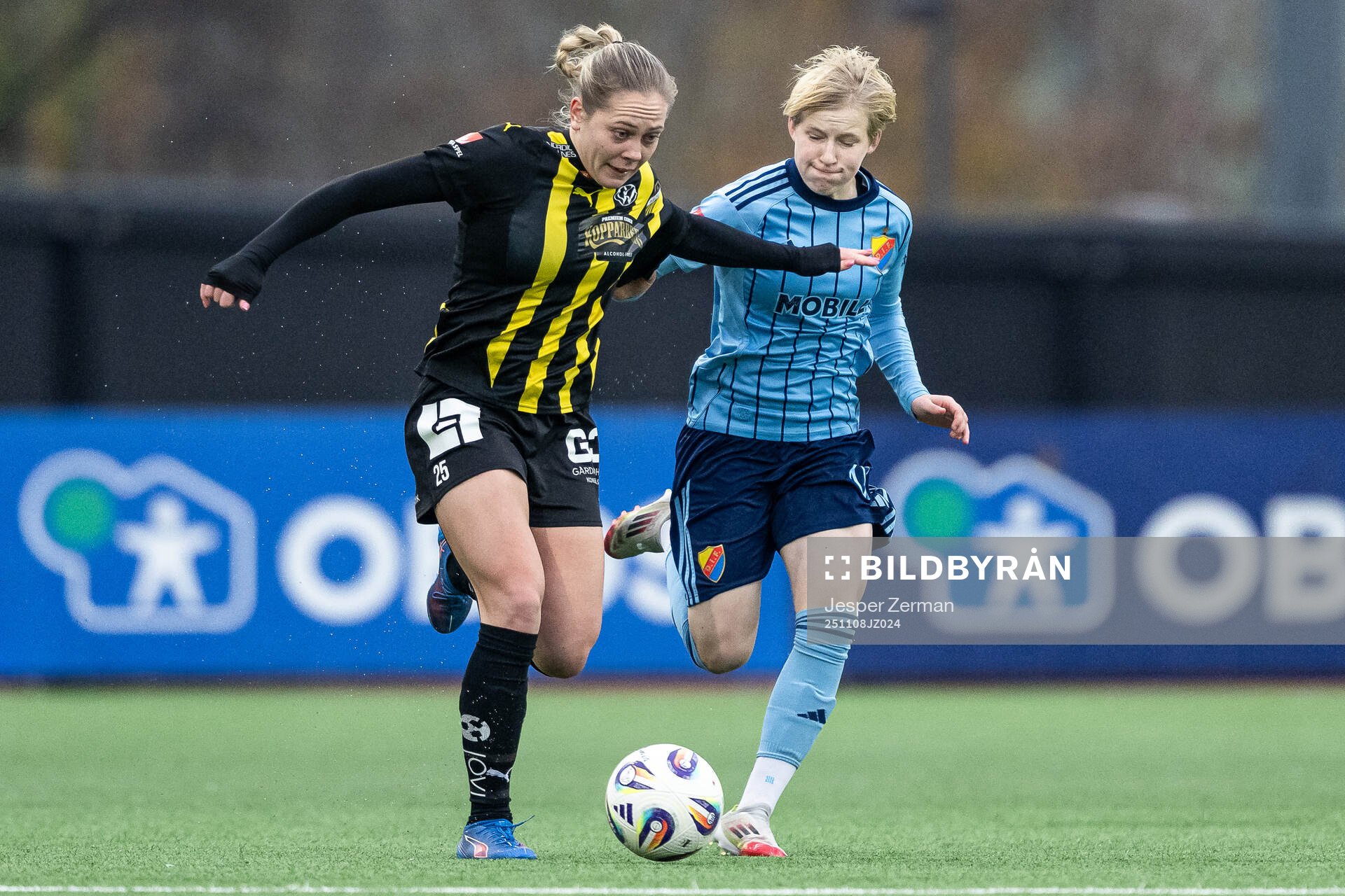 Häckens Alice Bergström och Djurgårdens Olivia Ulenius
