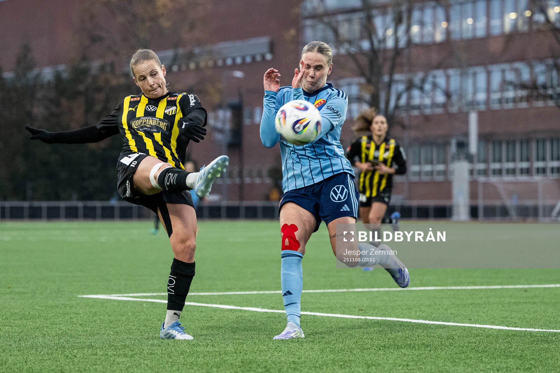 Häckens Anna Anvegård och Djurgårdens Nanne Ruuskanen