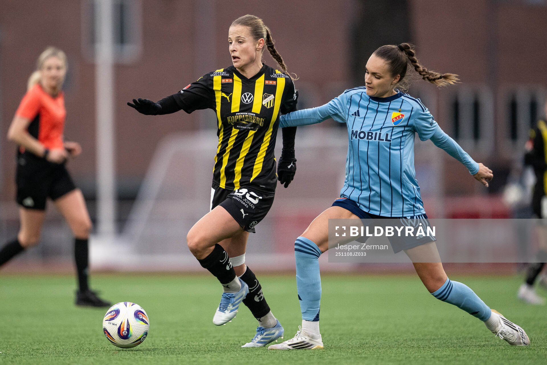 Häckens Anna Anvegård och Djurgårdens Selma Larsen