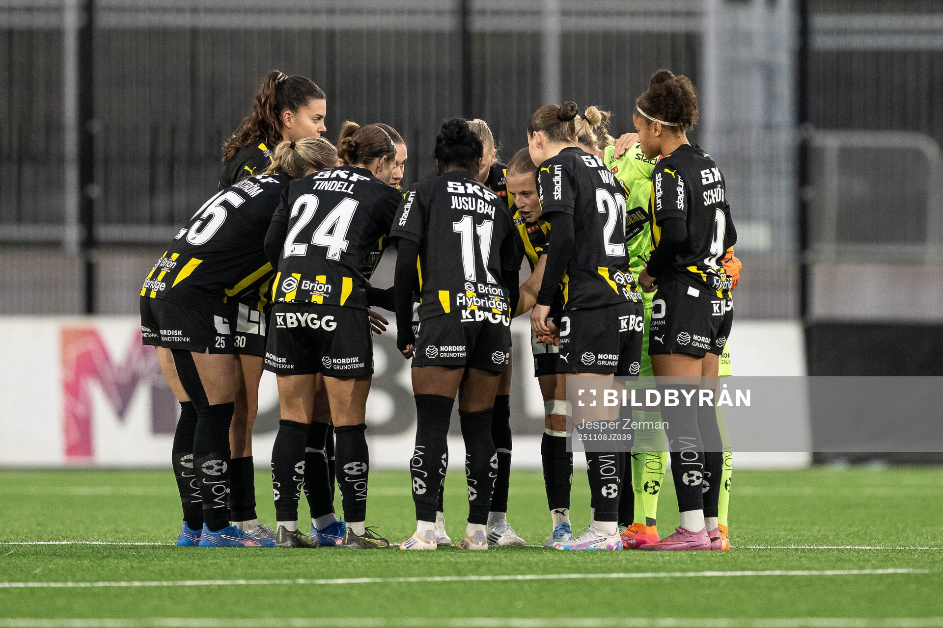 Häckens spelare samlas