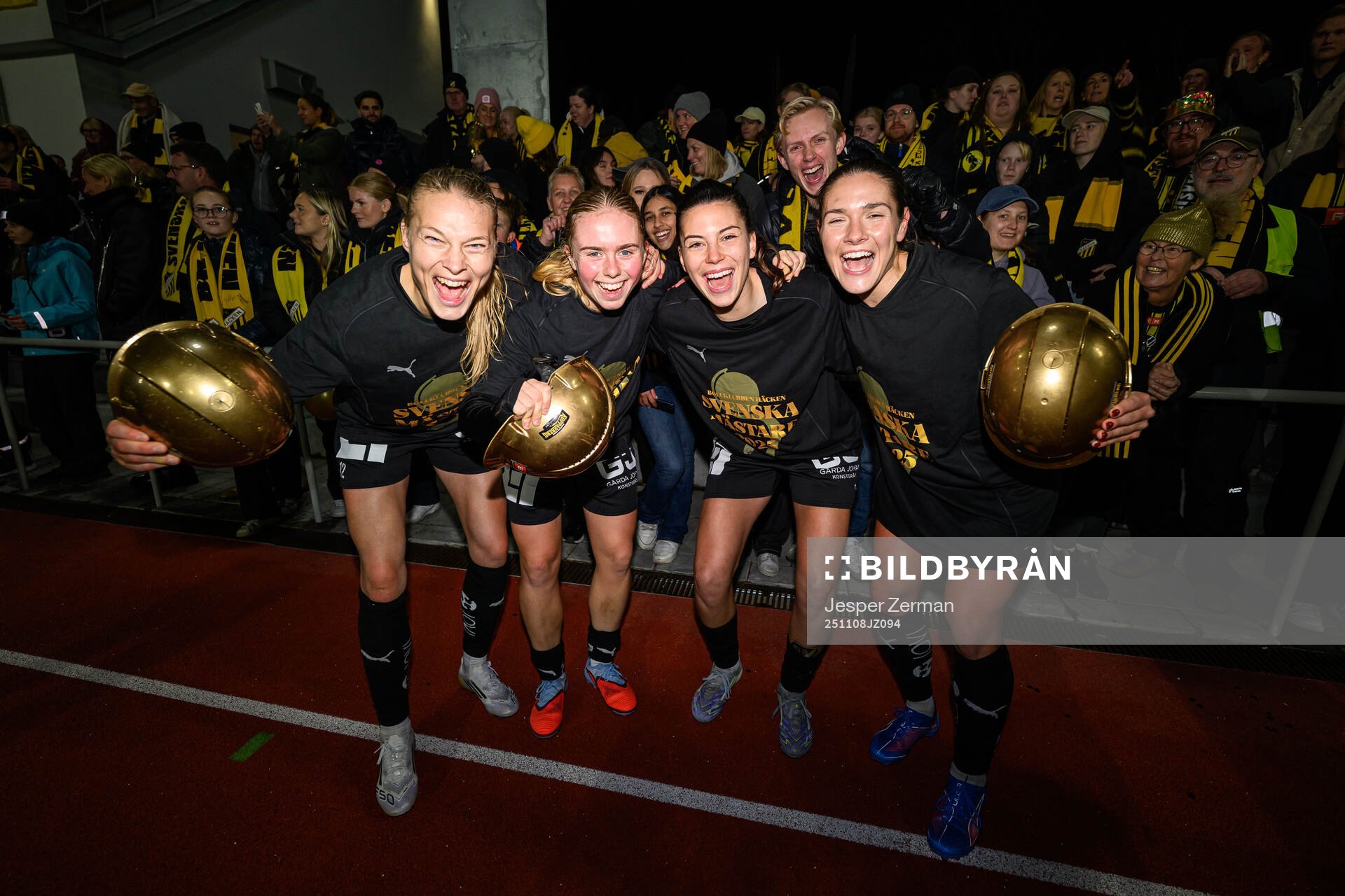 Häckens Stine Sandbech, Pernille Sanvig, Carly
