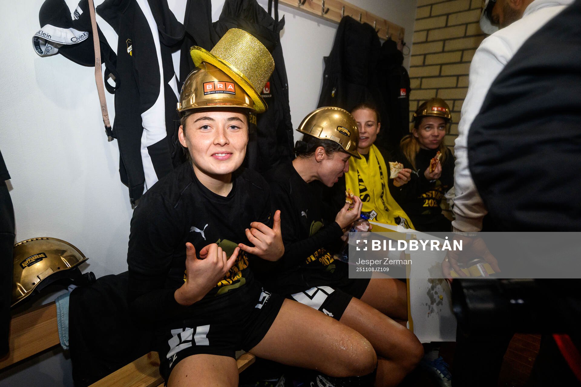 Häckens Paulina Nyström jublar i omklädningsrummet