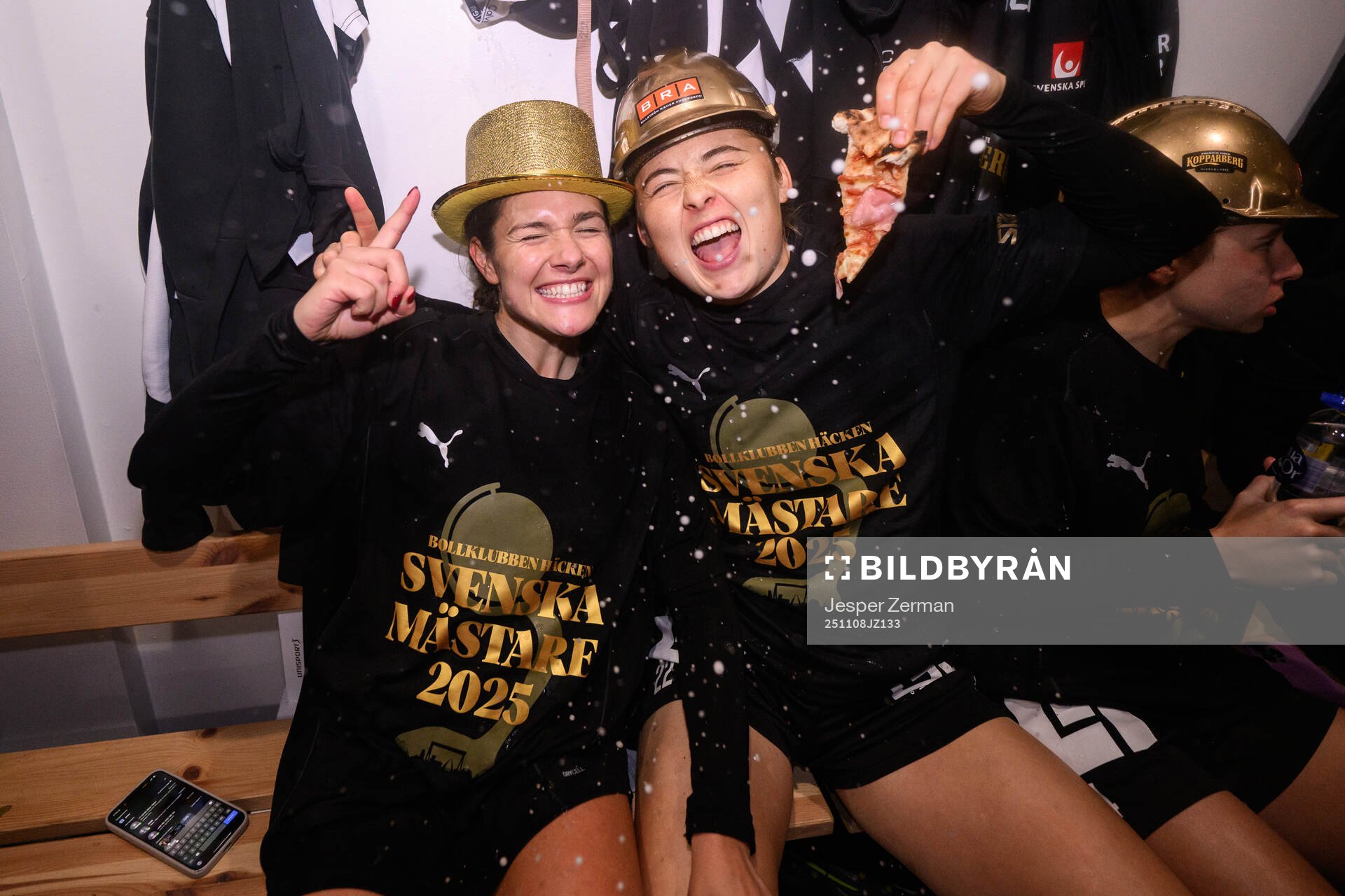 Häckens Paulina Nyström jublar i omklädningsrummet