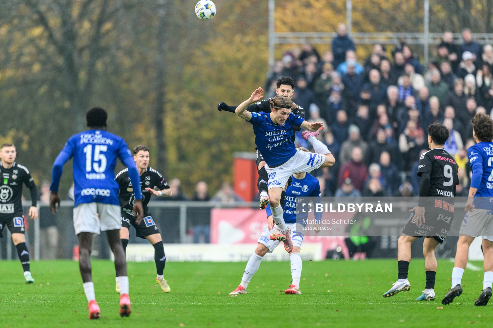 Örebros Simon Amin och Trelleborgs Hugo Engström