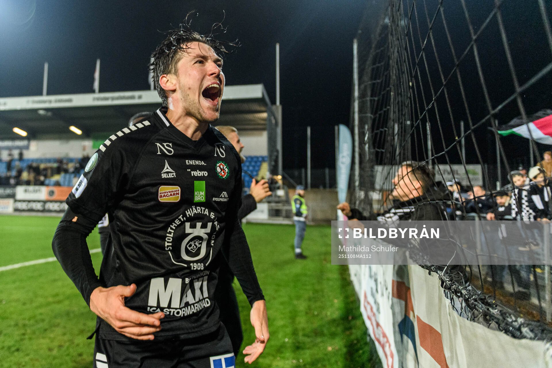Örebros John Stenberg jublar