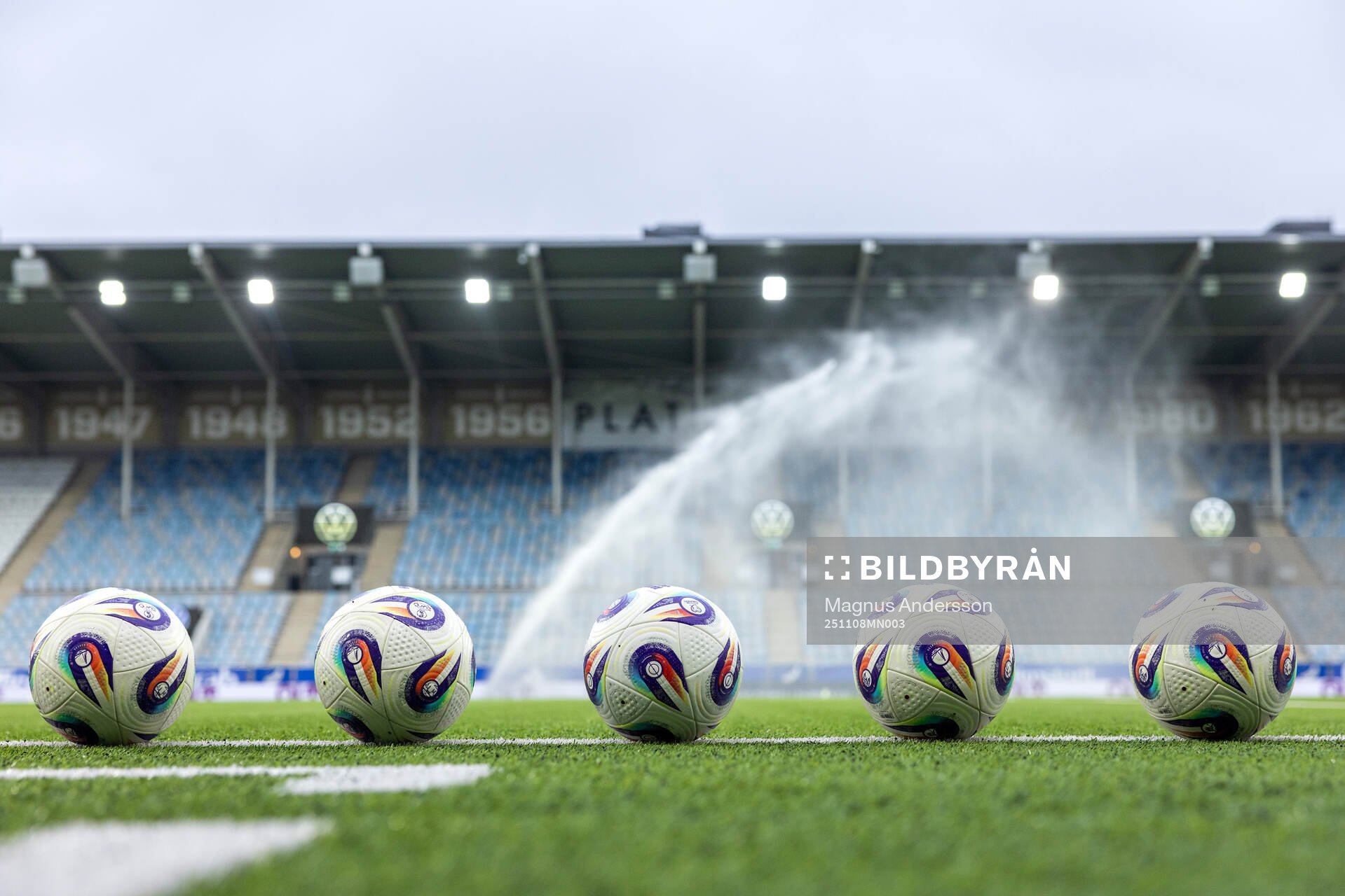 Fotbollar på Platinumcars Arena
