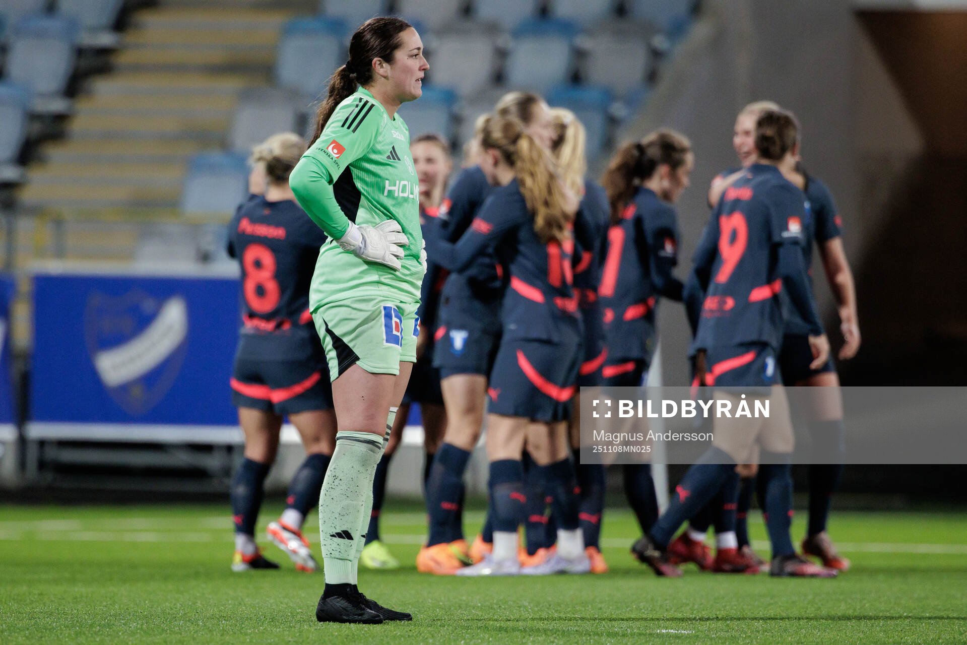 IFK Norrköpings målvakt Caroline Delisle deppar