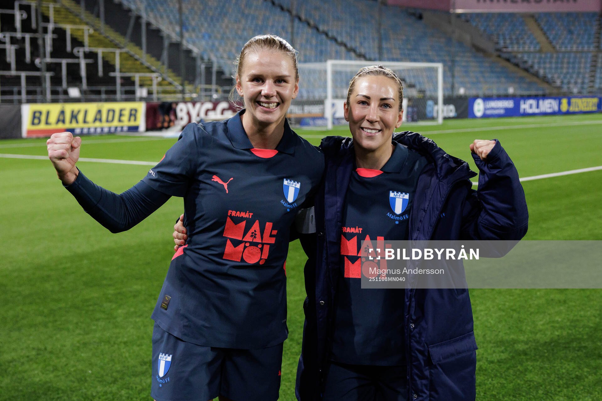 Malmö FFs Nellie Lilja och Mia Persson jublar