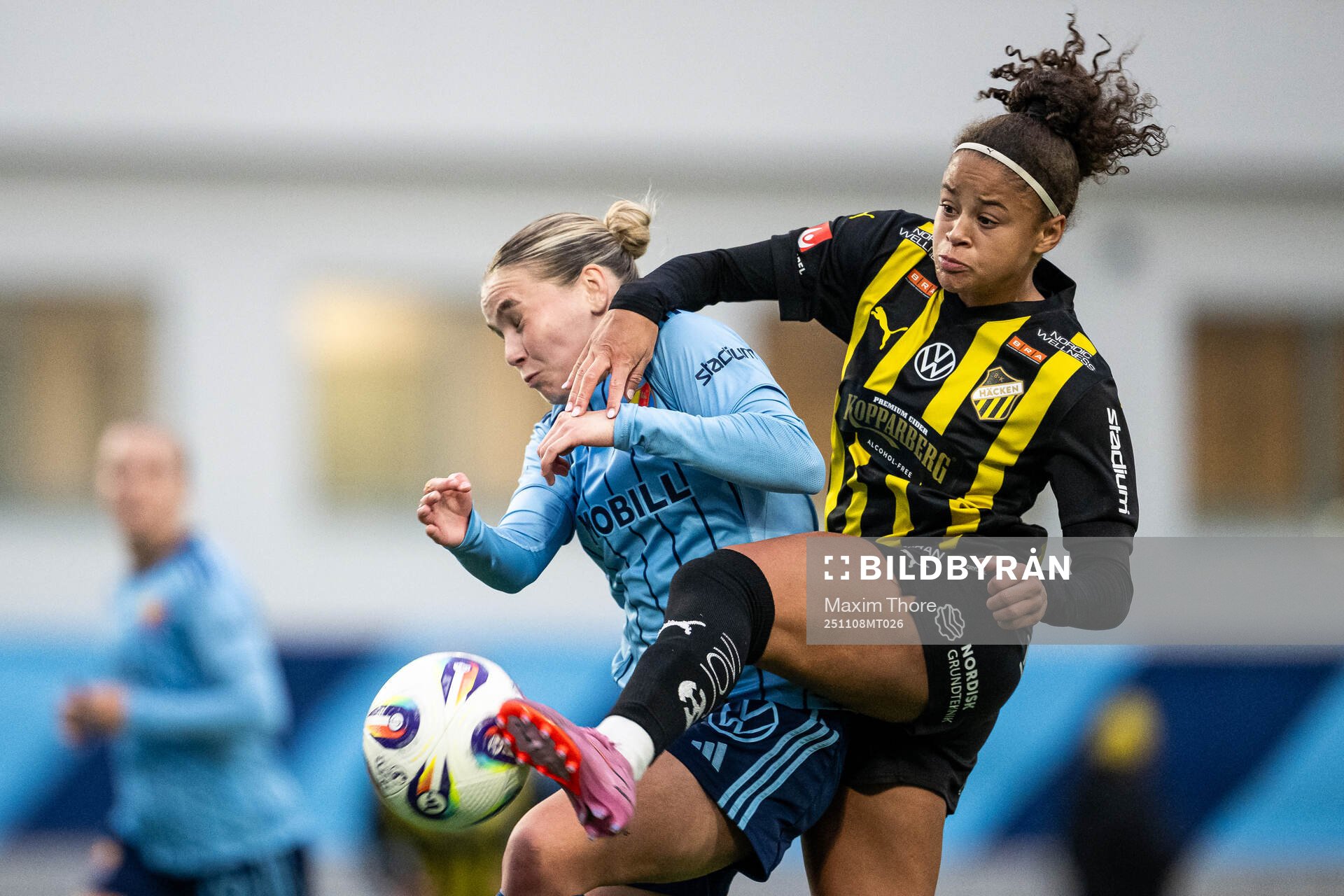 Djurgårdens Nanne Ruuskanen och Häckens Felicia Schröder