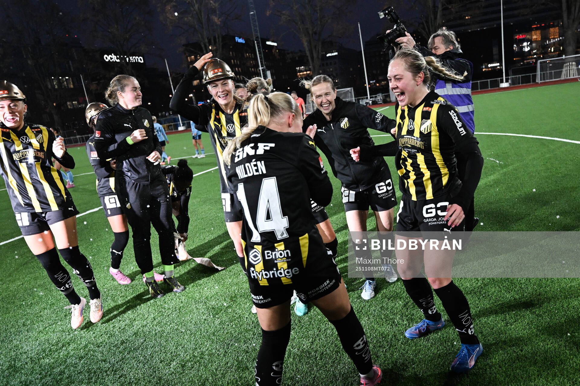 Häckens Matilda Nildén, Emma Östlund och Alice