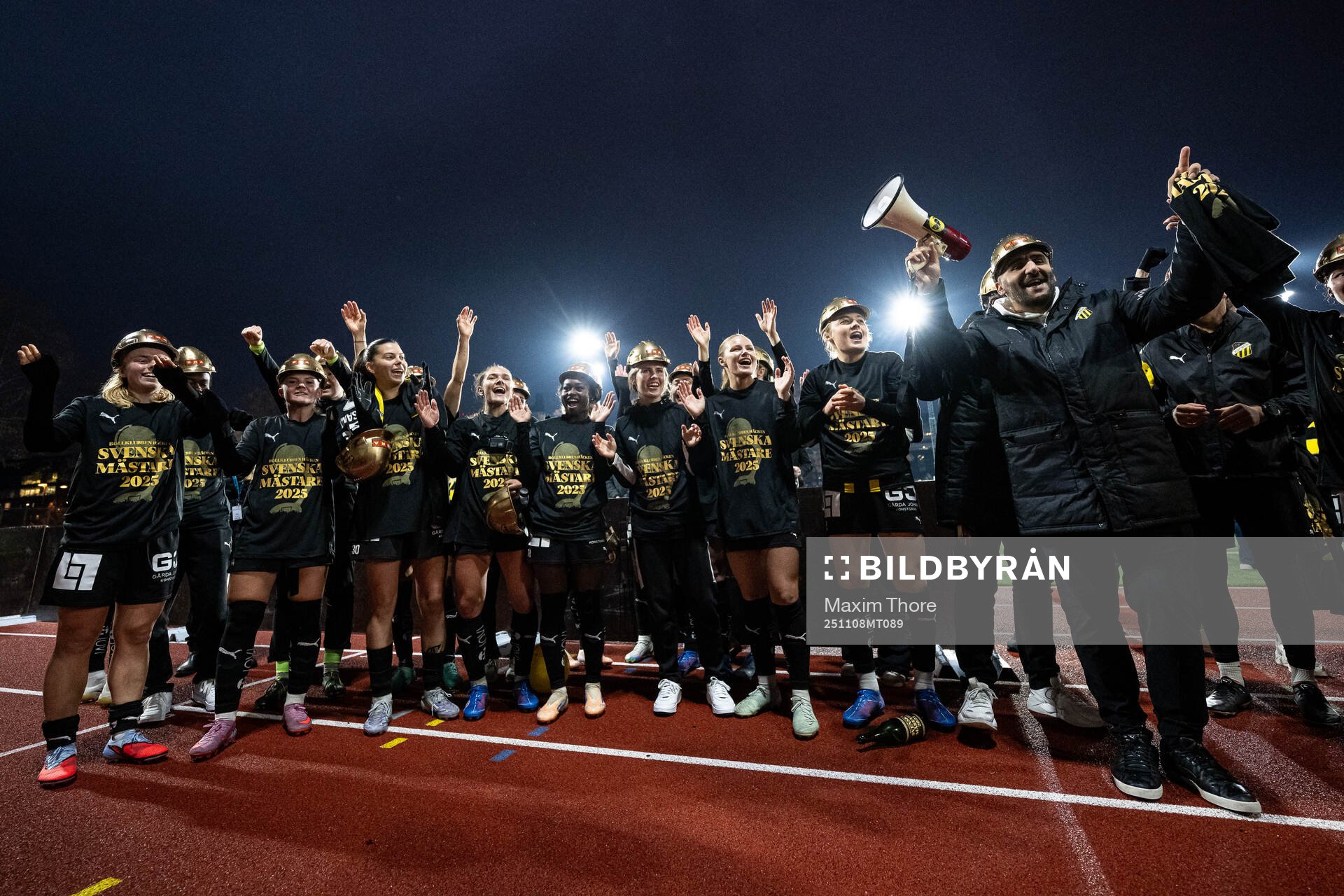 Häckens spelare jublar