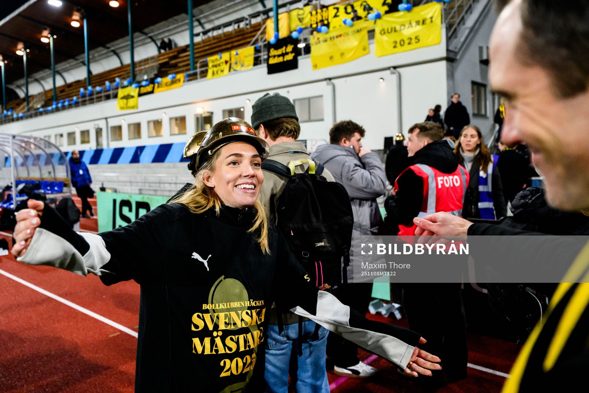 Häckens Elin Rubensson jublar