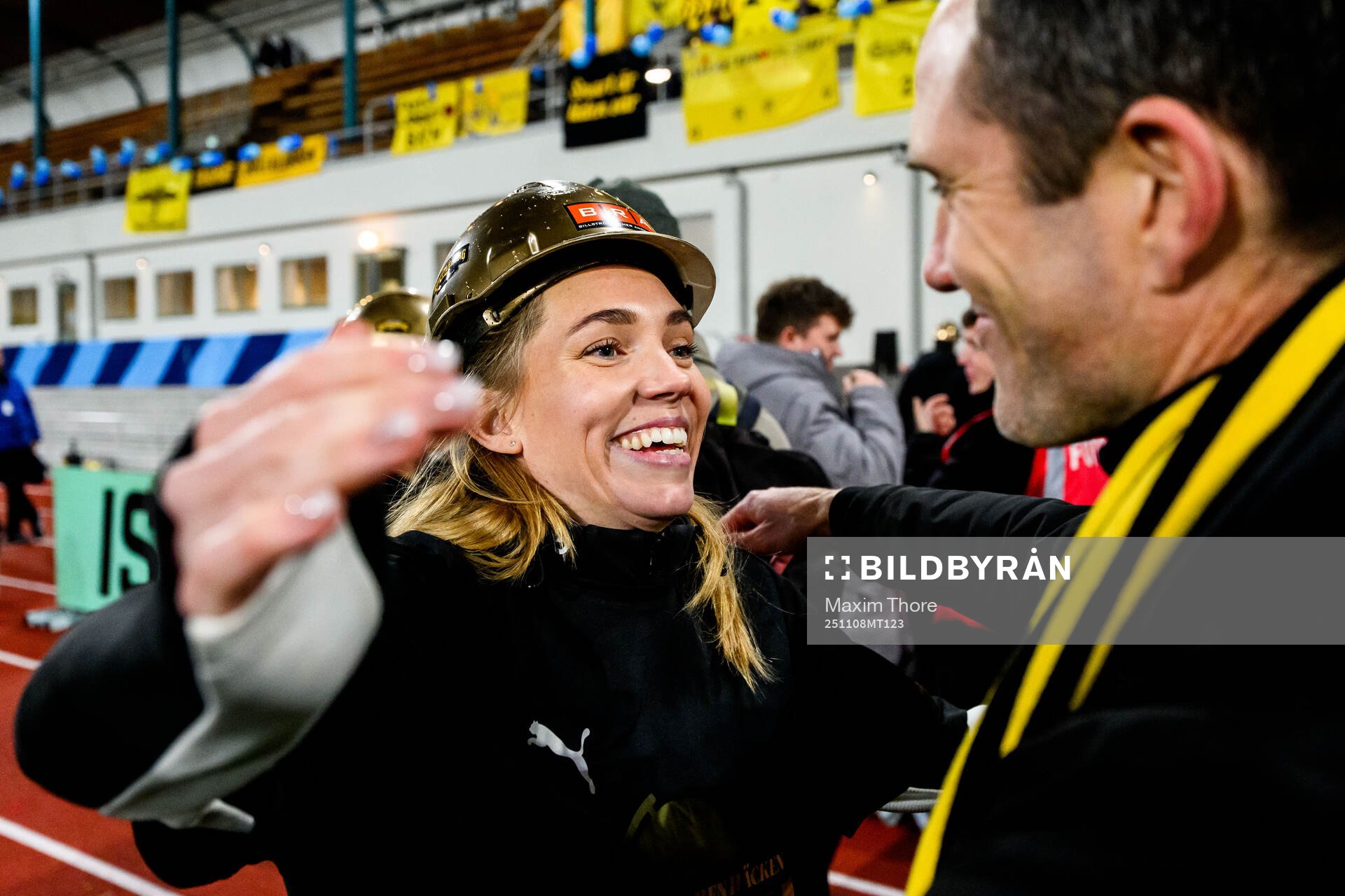 Häckens Elin Rubensson jublar