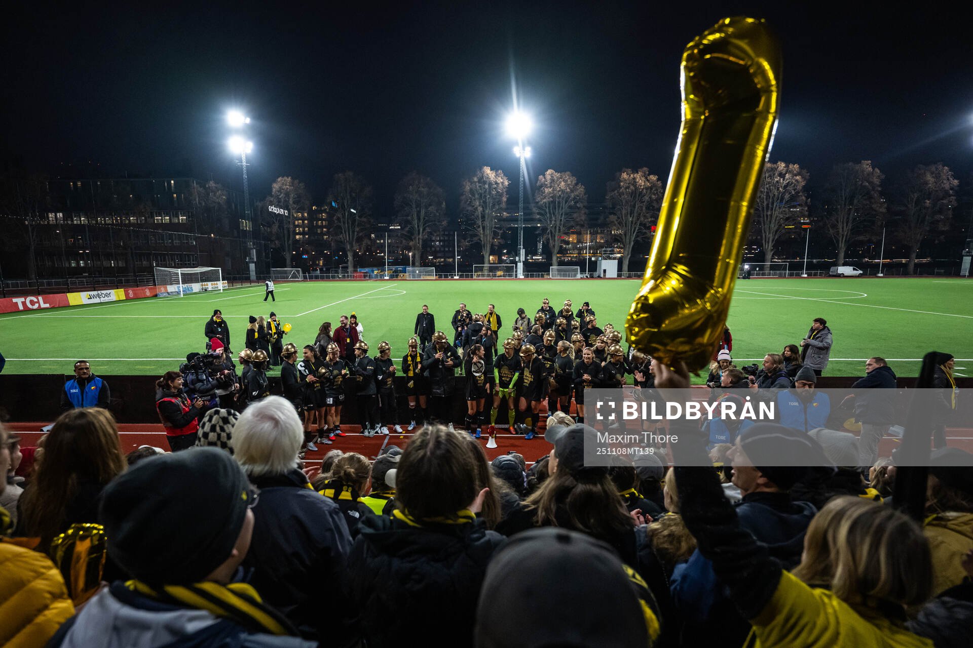 Häckens spelare jublar
