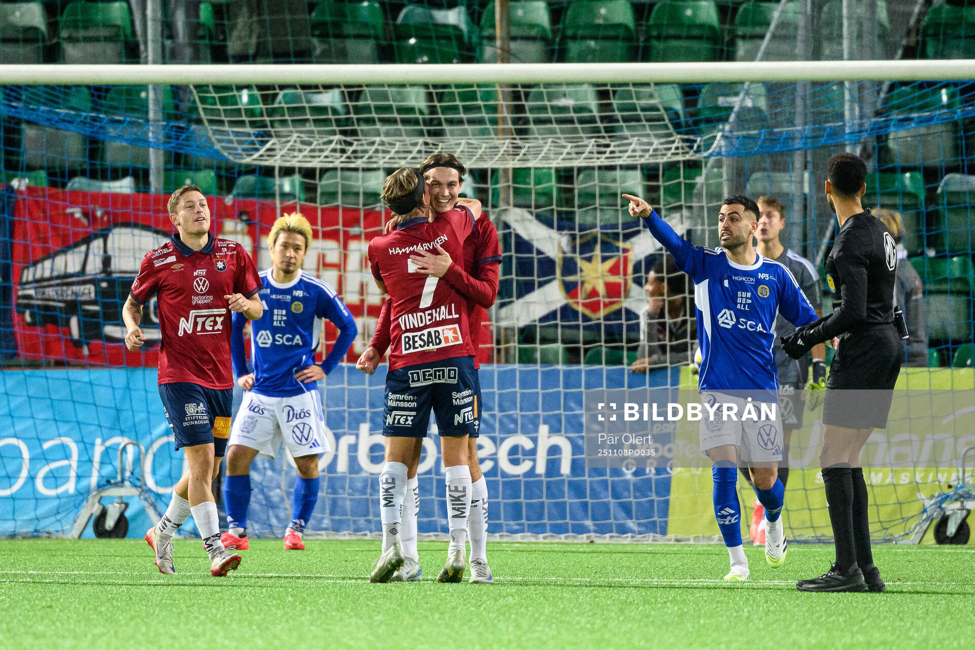 Örgrytes Noah Christoffersson, Charlie Vindehall jublar