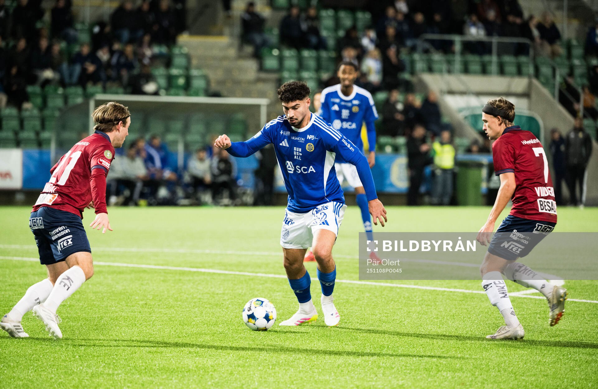 GIF Sundsvalls Carlos Martinez Ruiz och Örgrytes Charlie