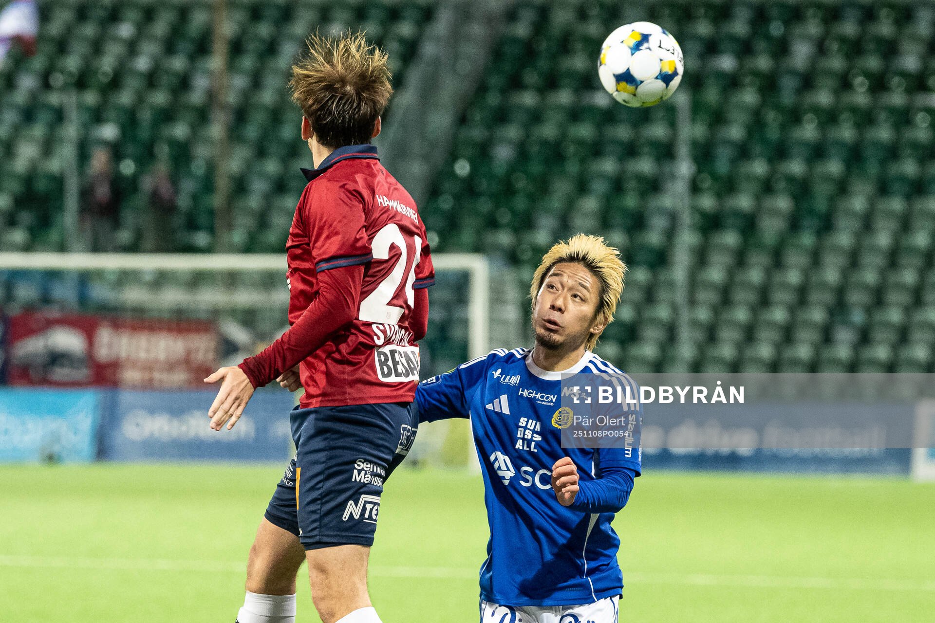 Örgrytes William Svensson och GIF Sundsvalls Taiki Kagayama