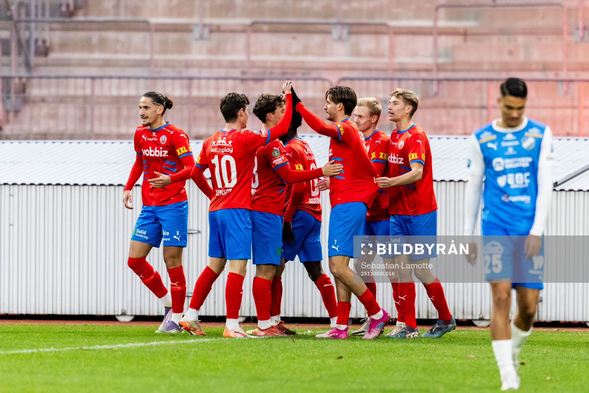 Helsingborgs Ervin Gigovic har gjort 0-1 och jublar