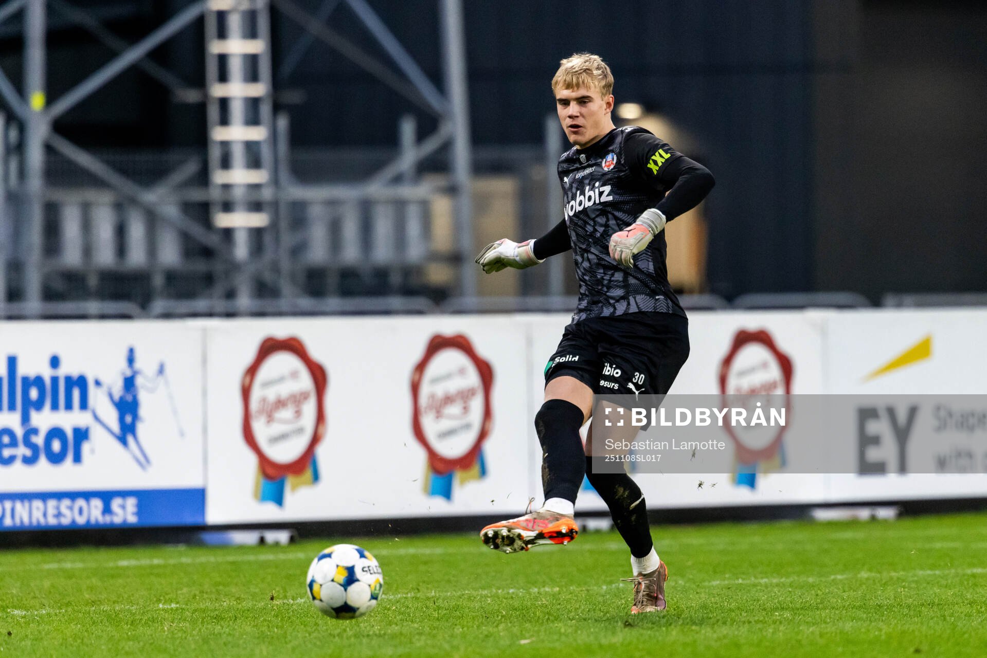 Helsingborgs målvakt Emil Rådahl