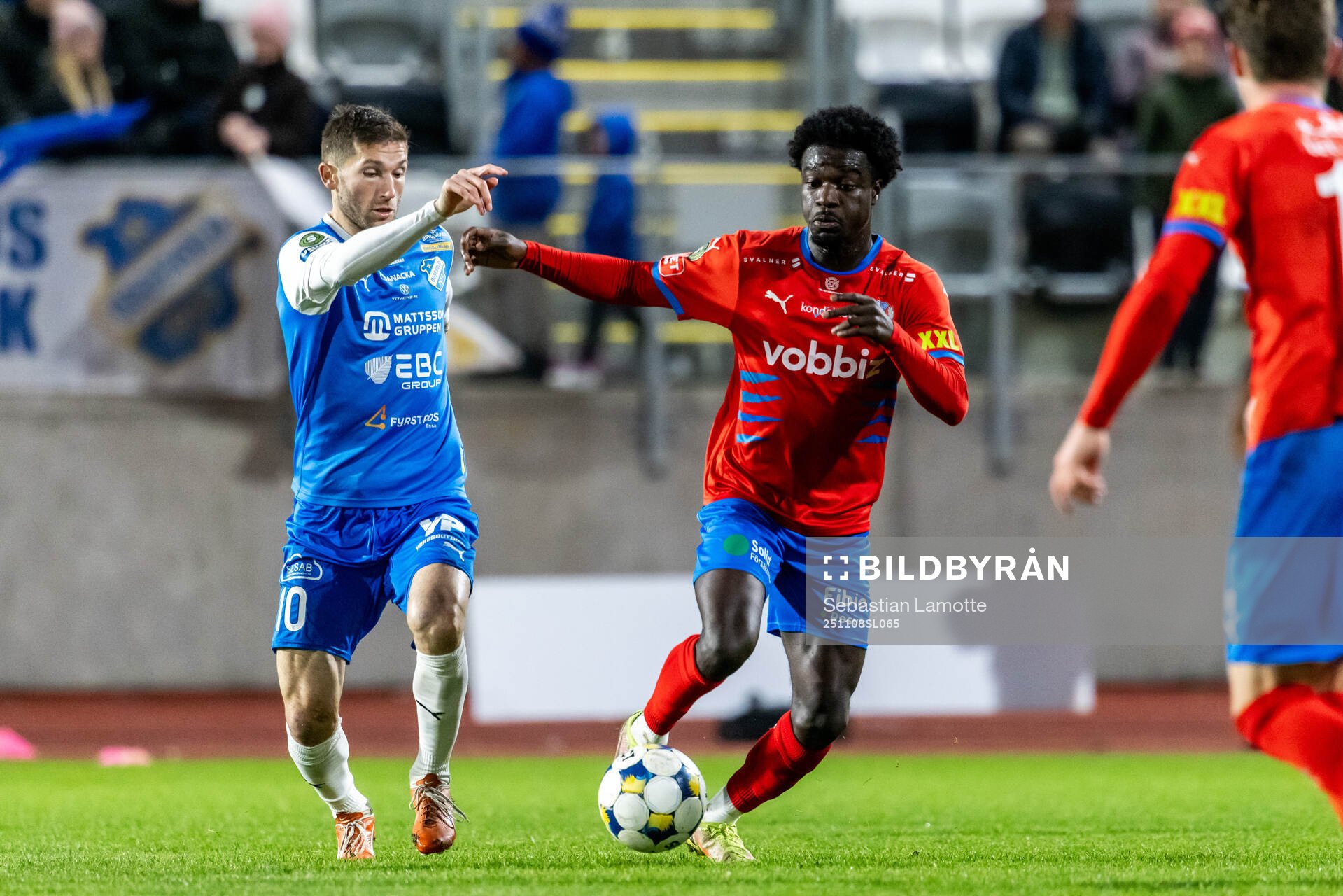 Oddevolds Liridon Kalludra och Helsingborgs Samuel Asoma