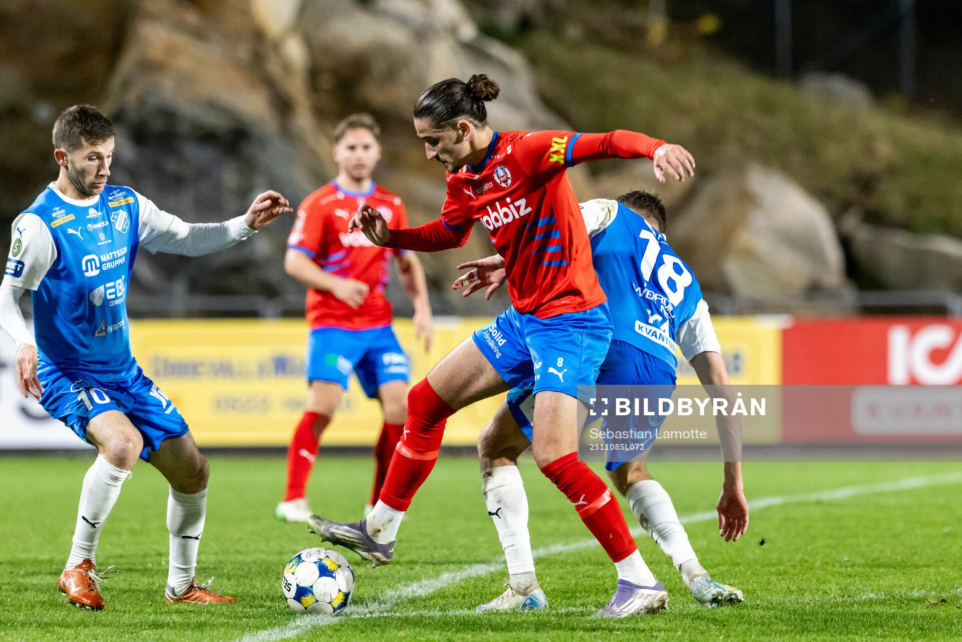 Helsingborgs Ervin Gigovic och Oddevolds Liridon Kalludra