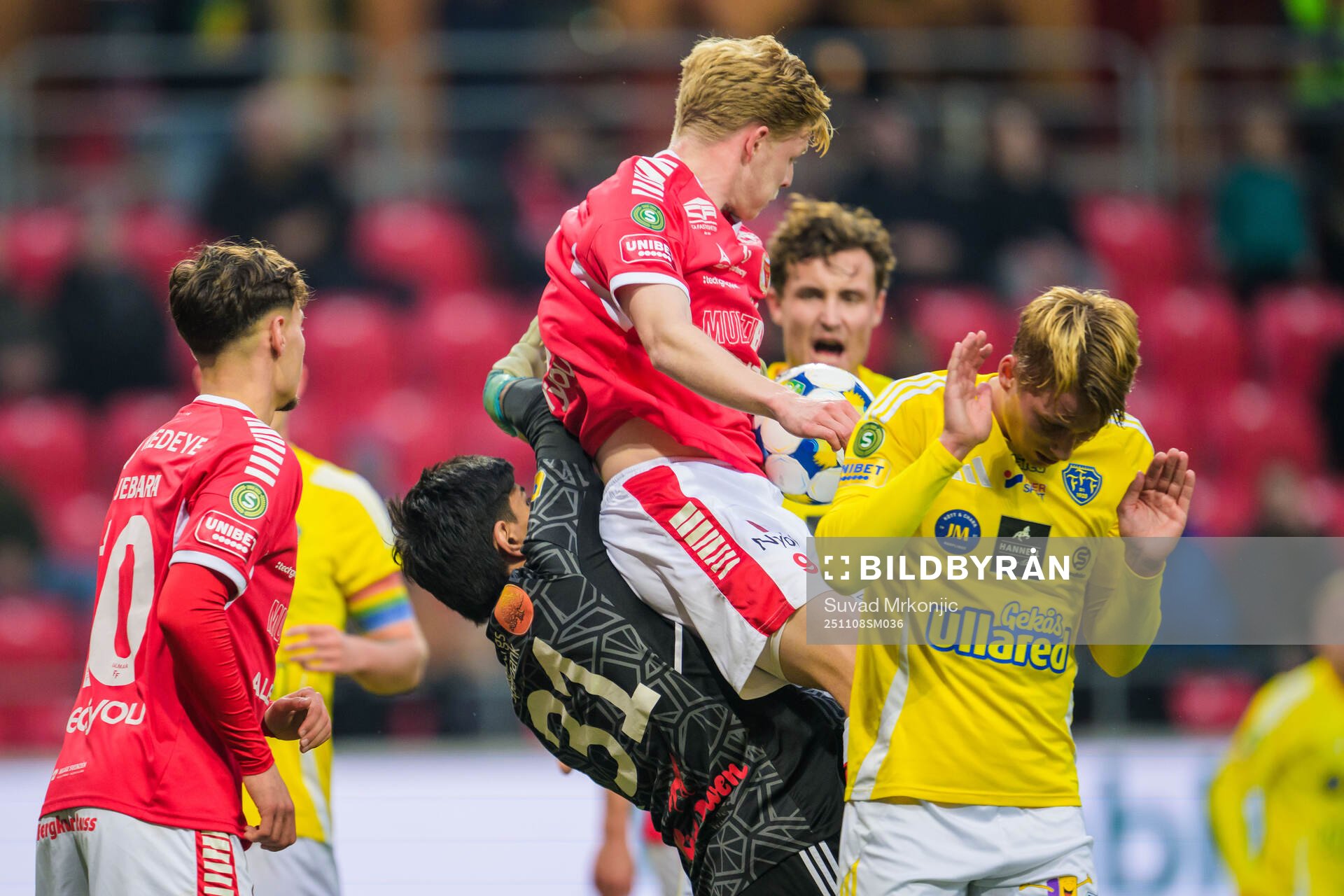 Falkenbergs målvakt Gustav Lillienberg och Kalmars Malcolm