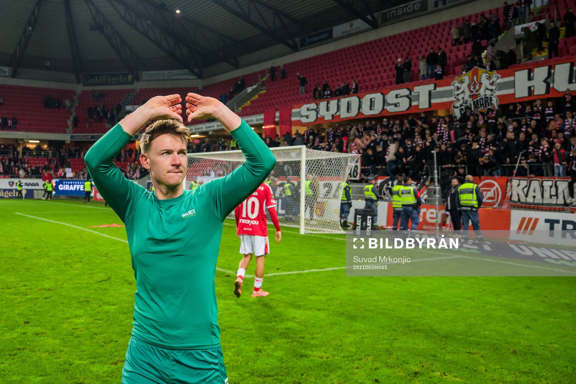 Kalmars målvakt Jakob Kindberg jublar