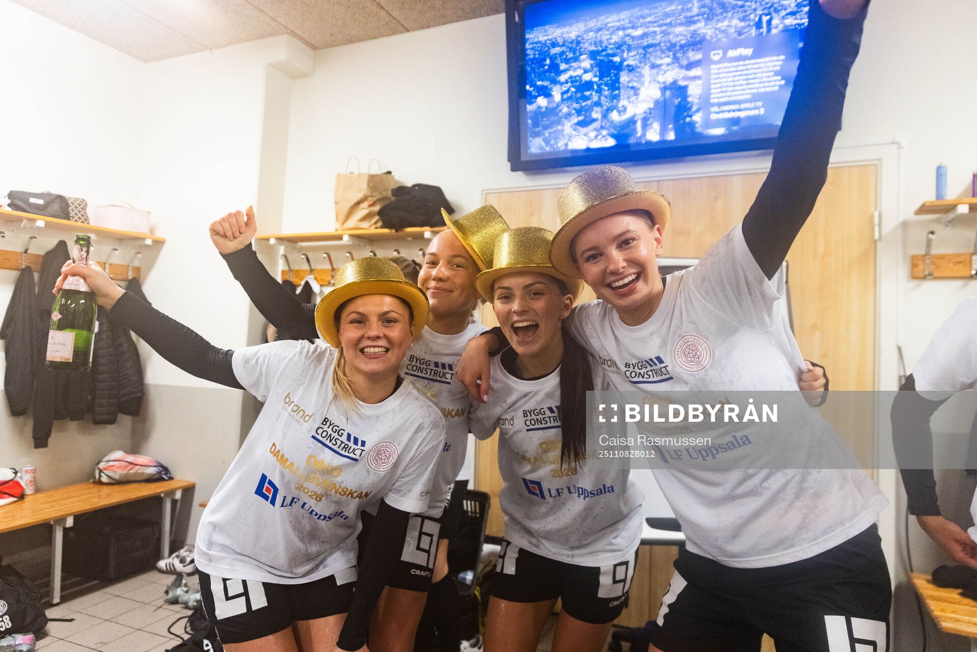 IK Uppsalas spelare jublar