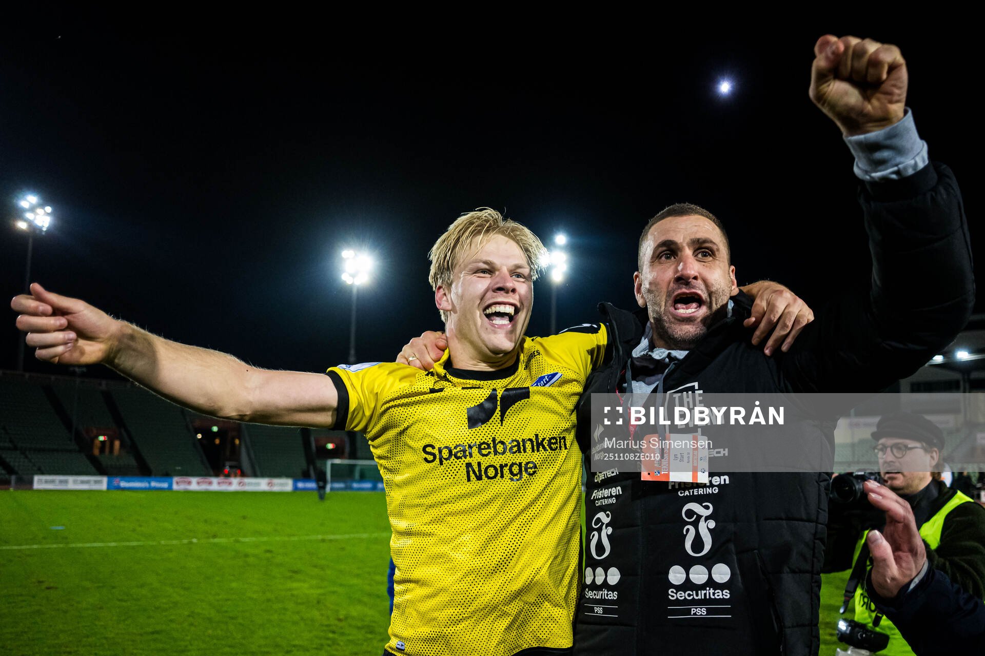 Håkon Holmefjord Lorentzen and head coach Azar Karadas of