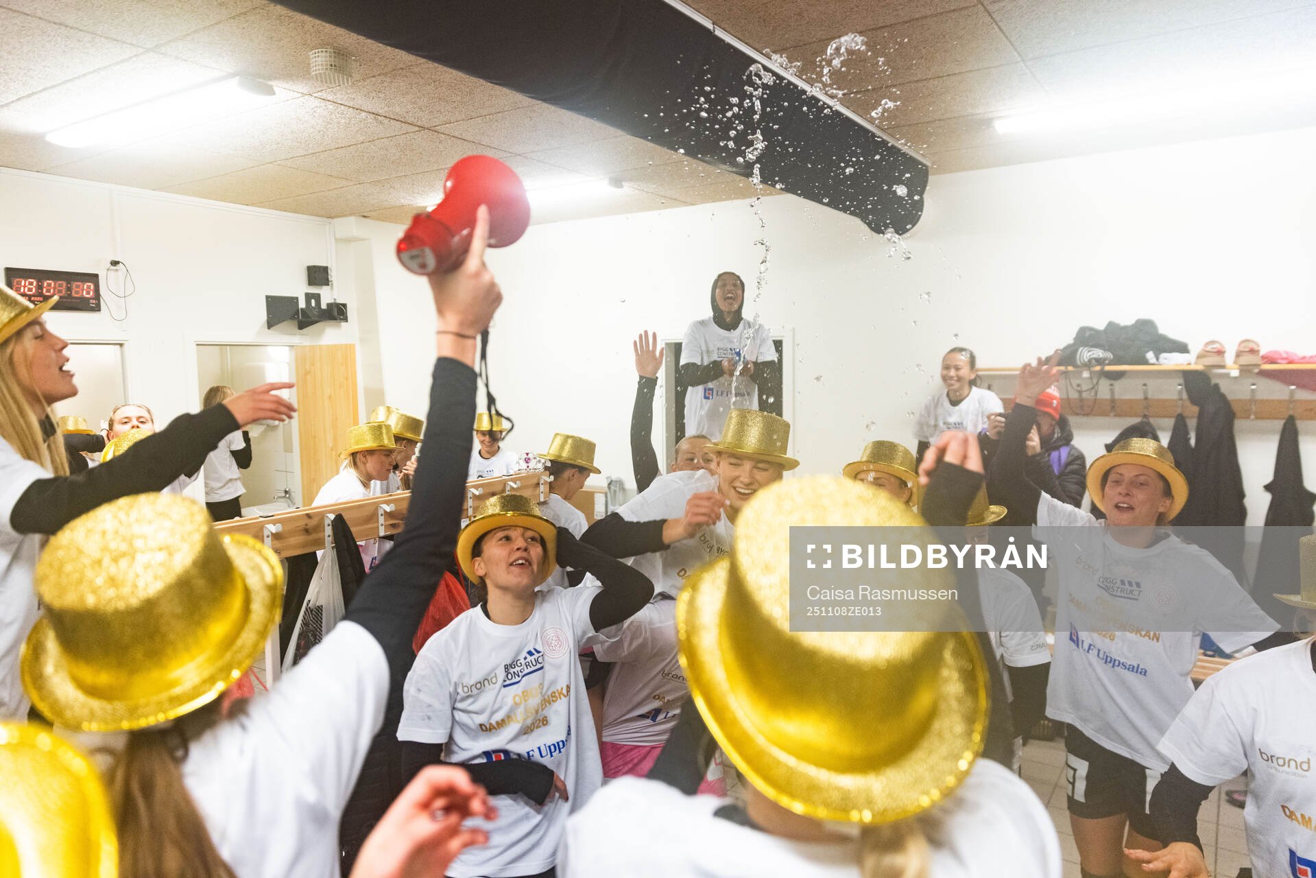 IK Uppsala jublar i omklädningsrummet