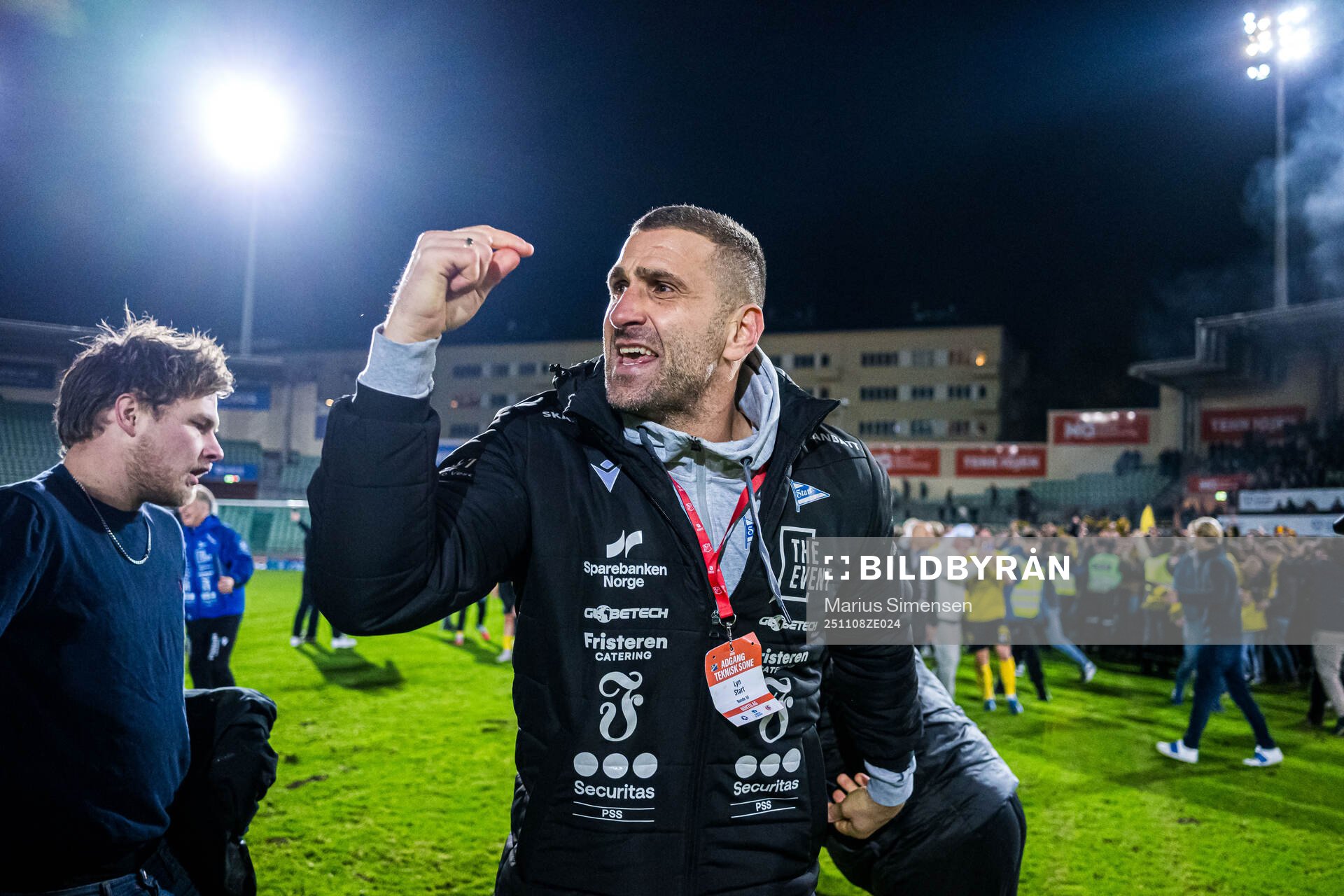 Head coach Azar Karadas of Start celebrates promotion to