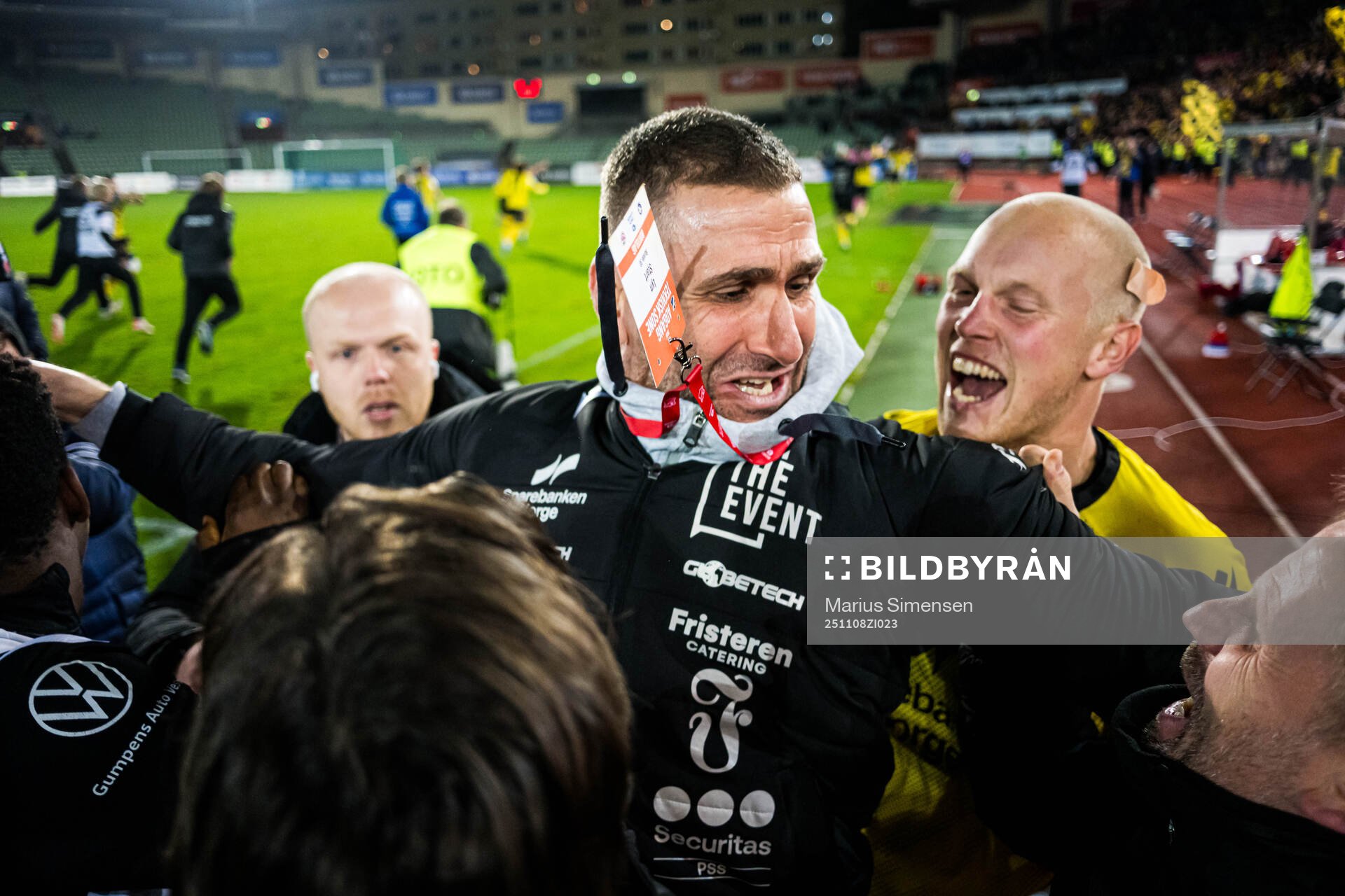 Head coach Azar Karadas of Start celebrates promotion to