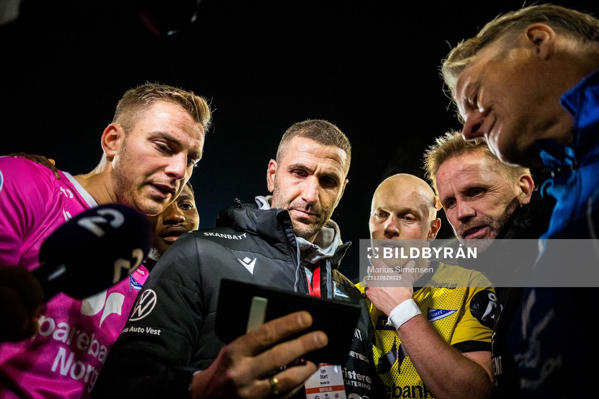 Goalkeeper Jacob Pryts Larsen, head coach Azar Karadas and